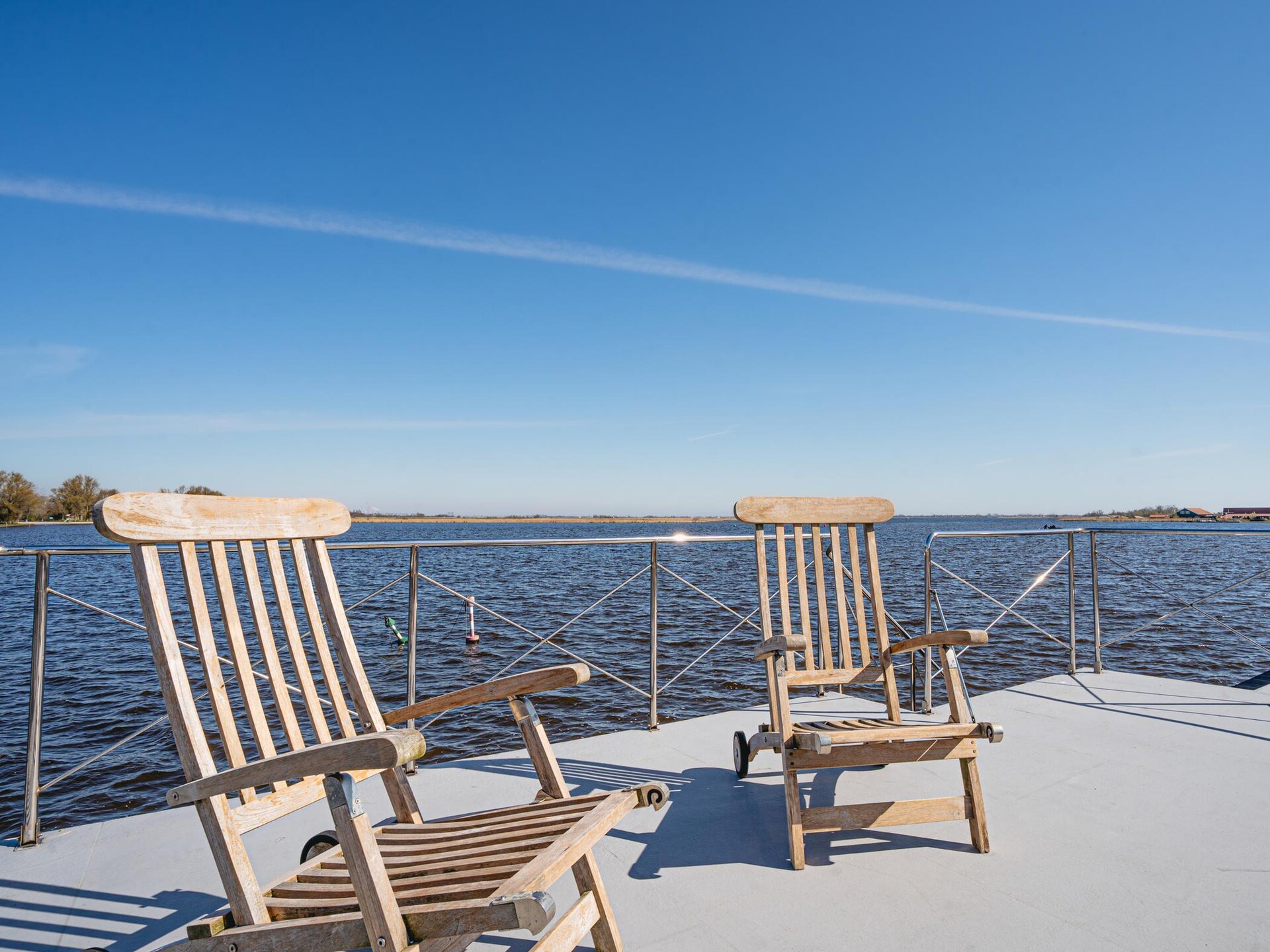 Sfeervolle woonboot met dubbel terras en panoramisch meerzicht in Uitgeest - foto 21