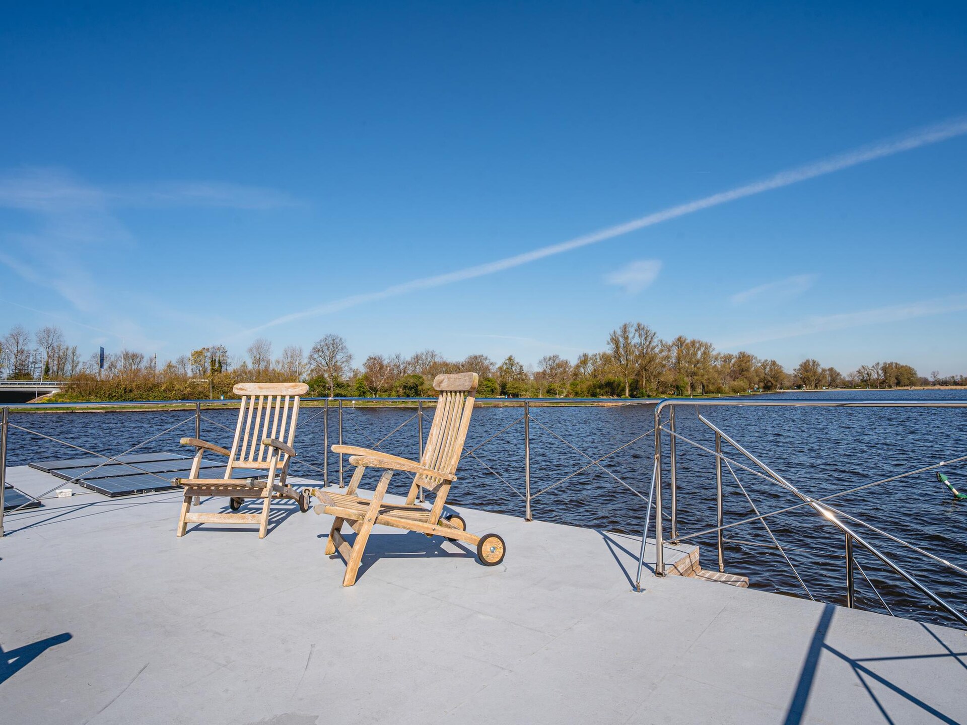 Sfeervolle woonboot met dubbel terras en panoramisch meerzicht in Uitgeest - foto 22