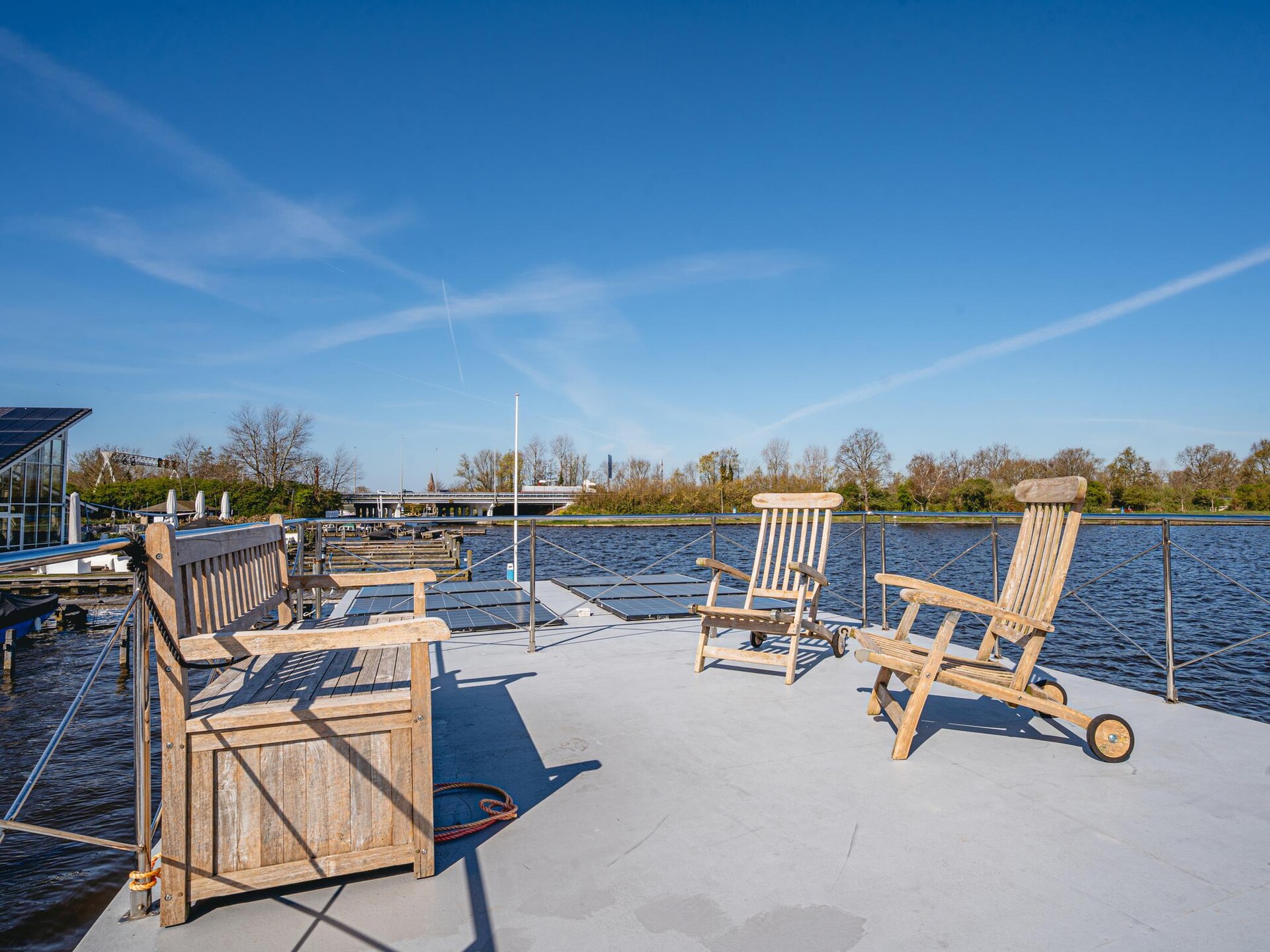 Sfeervolle woonboot met dubbel terras en panoramisch meerzicht in Uitgeest - foto 23