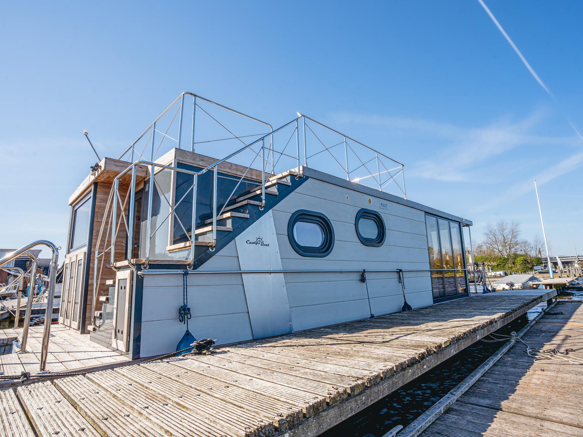 Sfeervolle woonboot met dubbel terras en panoramisch meerzicht in Uitgeest - foto 9
