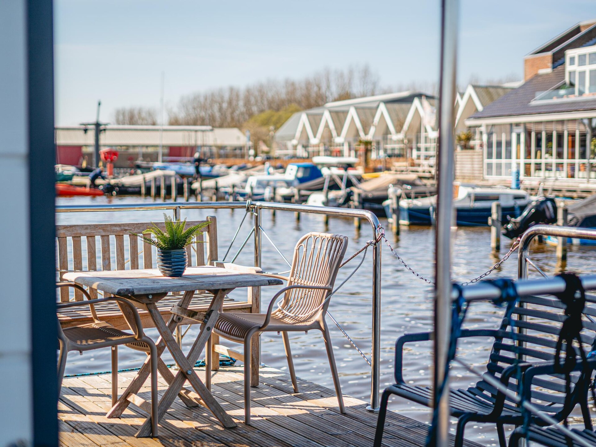 Sfeervolle woonboot met dubbel terras en panoramisch meerzicht in Uitgeest - foto 29
