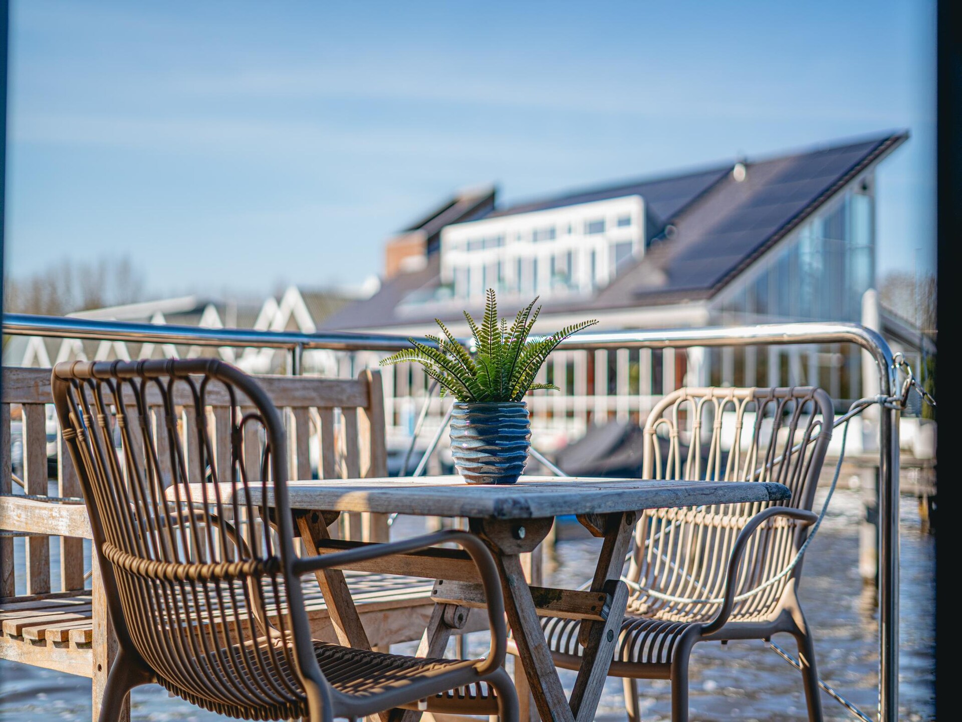 Sfeervolle woonboot met dubbel terras en panoramisch meerzicht in Uitgeest - foto 6