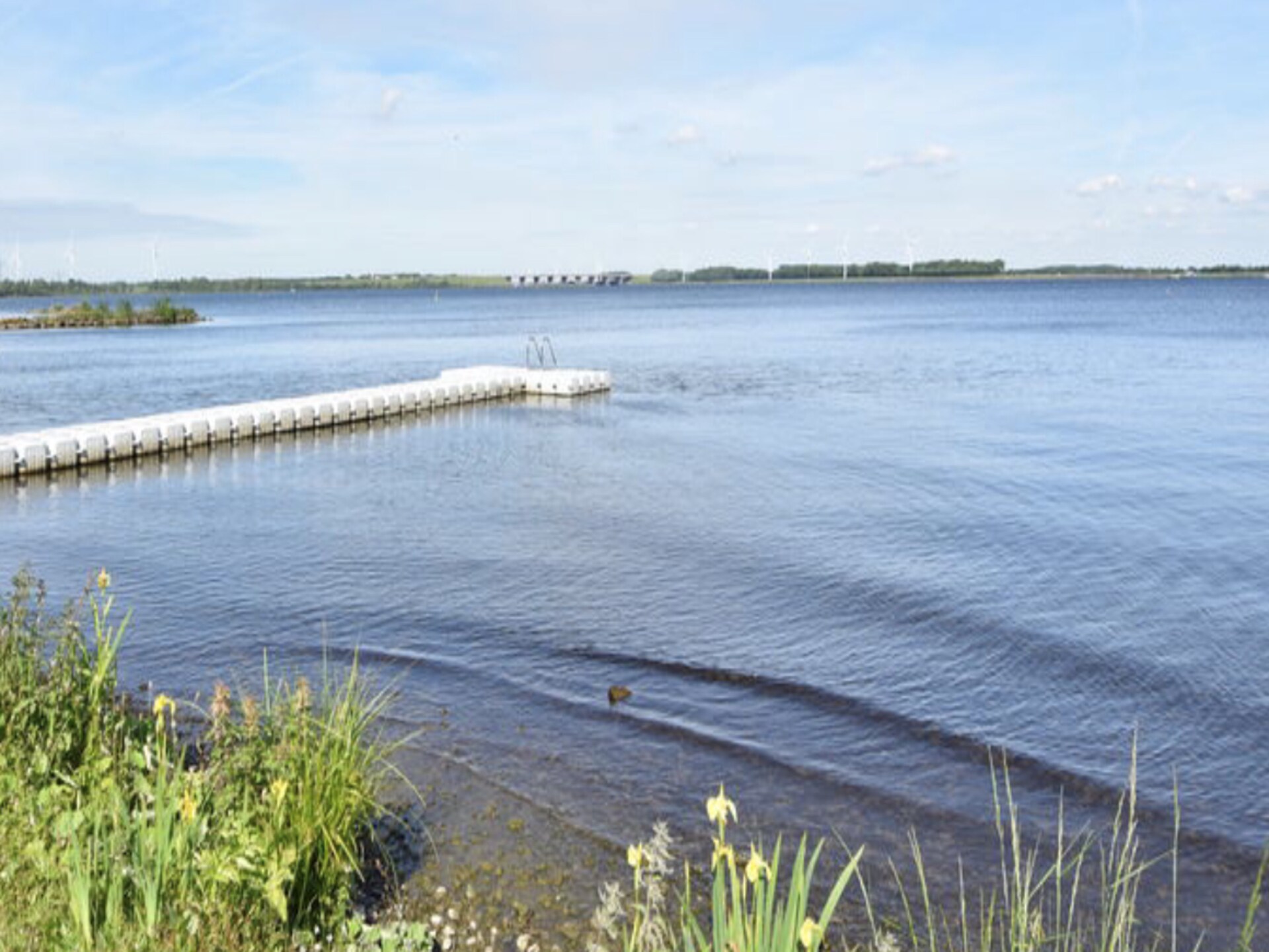 Villa Avondrood: watervilla met aanlegsteiger aan het Volkerak - foto 36