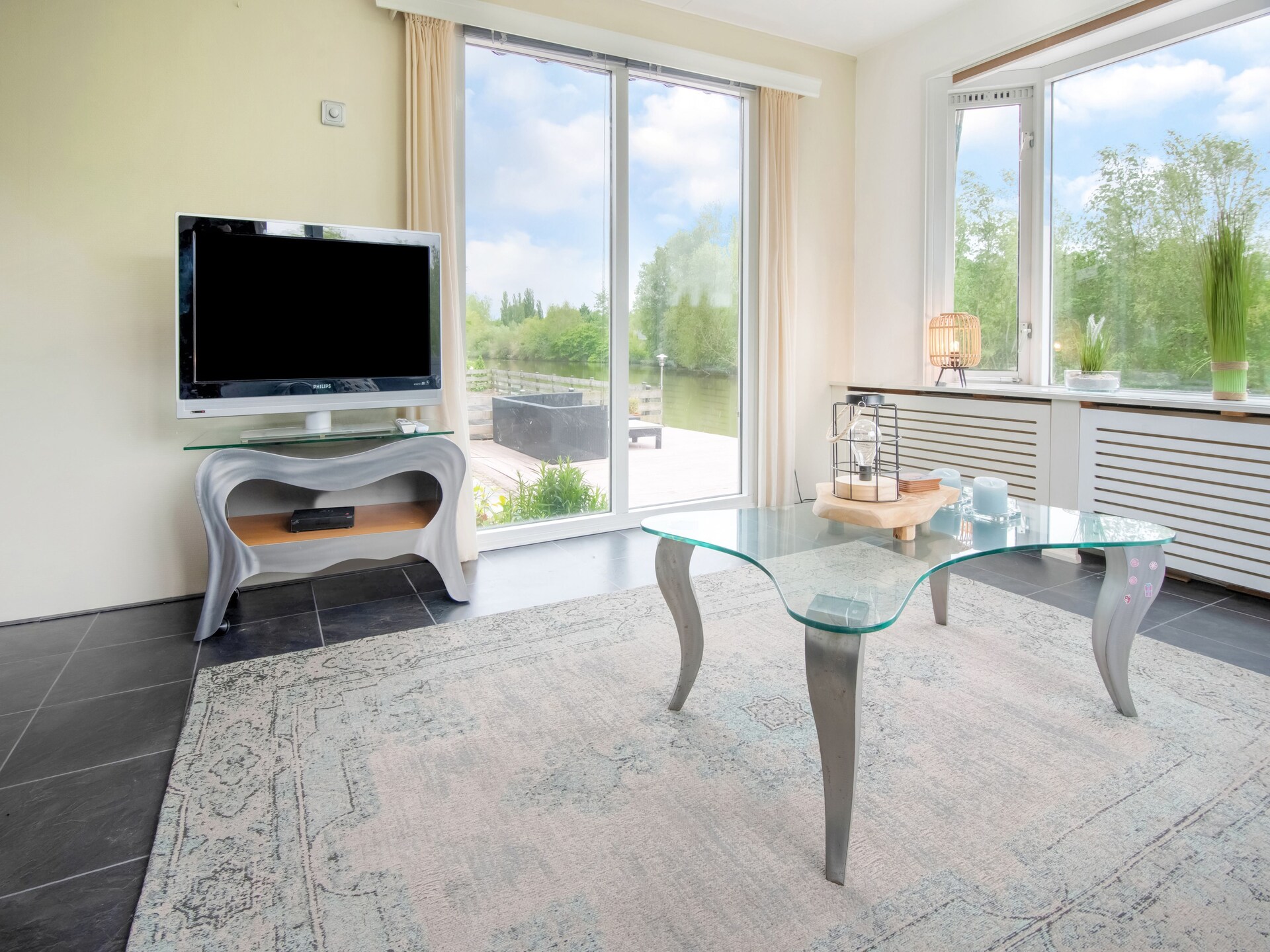 Villa Avondrood: watervilla met aanlegsteiger aan het Volkerak - foto 12