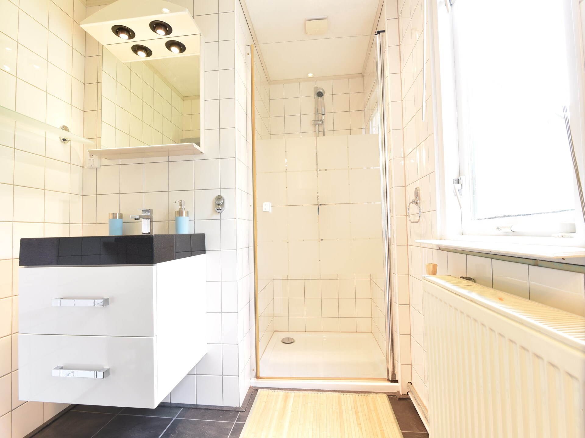 Villa Avondrood: watervilla met aanlegsteiger aan het Volkerak - foto 22