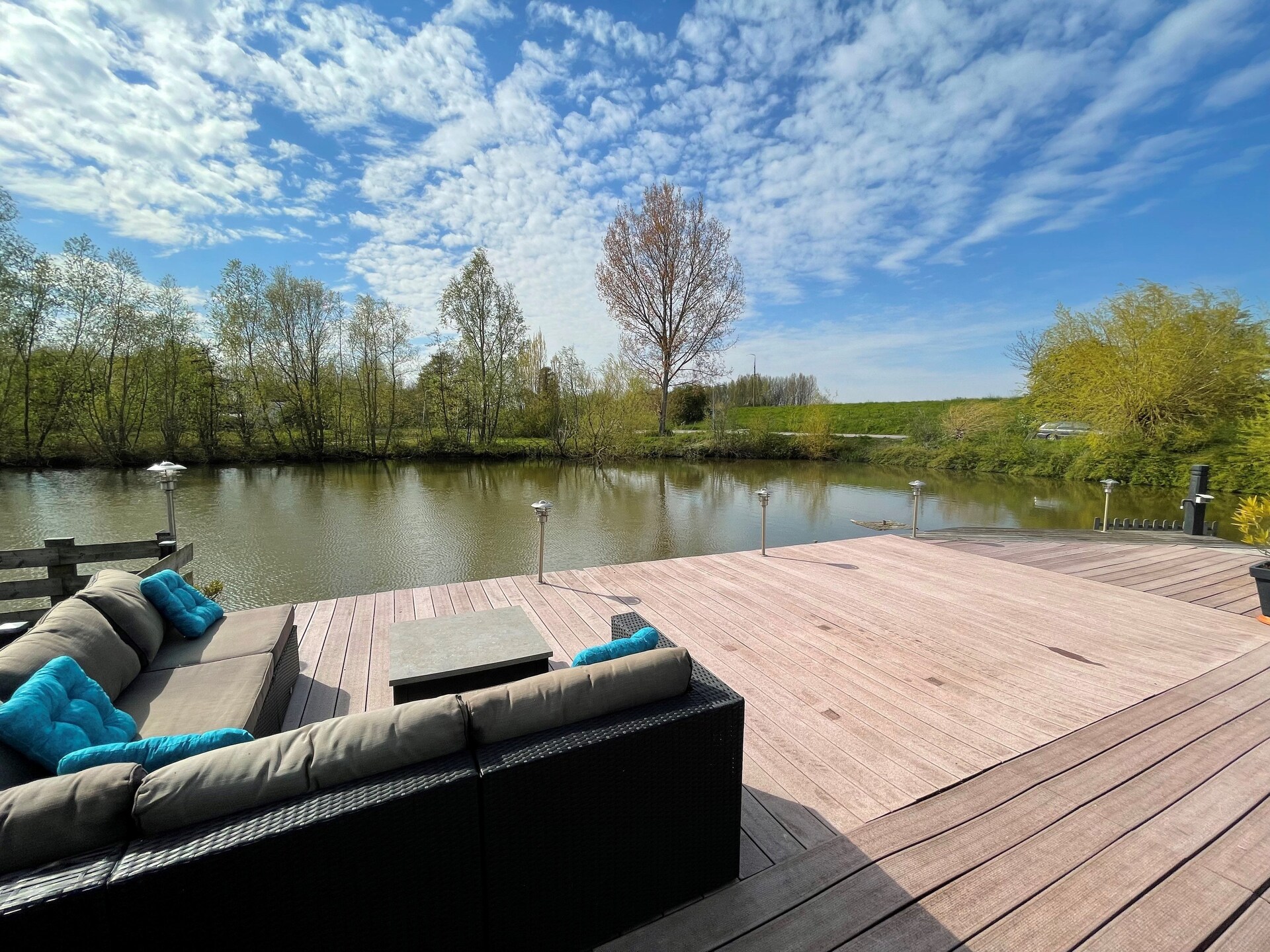 Villa Avondrood: watervilla met aanlegsteiger aan het Volkerak - foto 8