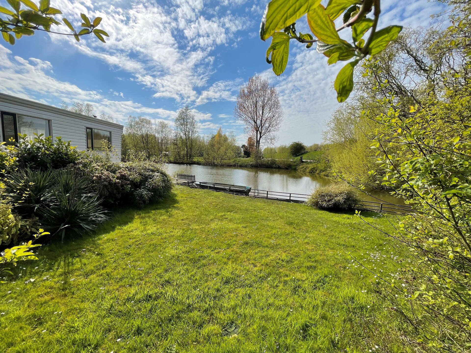 Villa Avondrood: watervilla met aanlegsteiger aan het Volkerak - foto 40