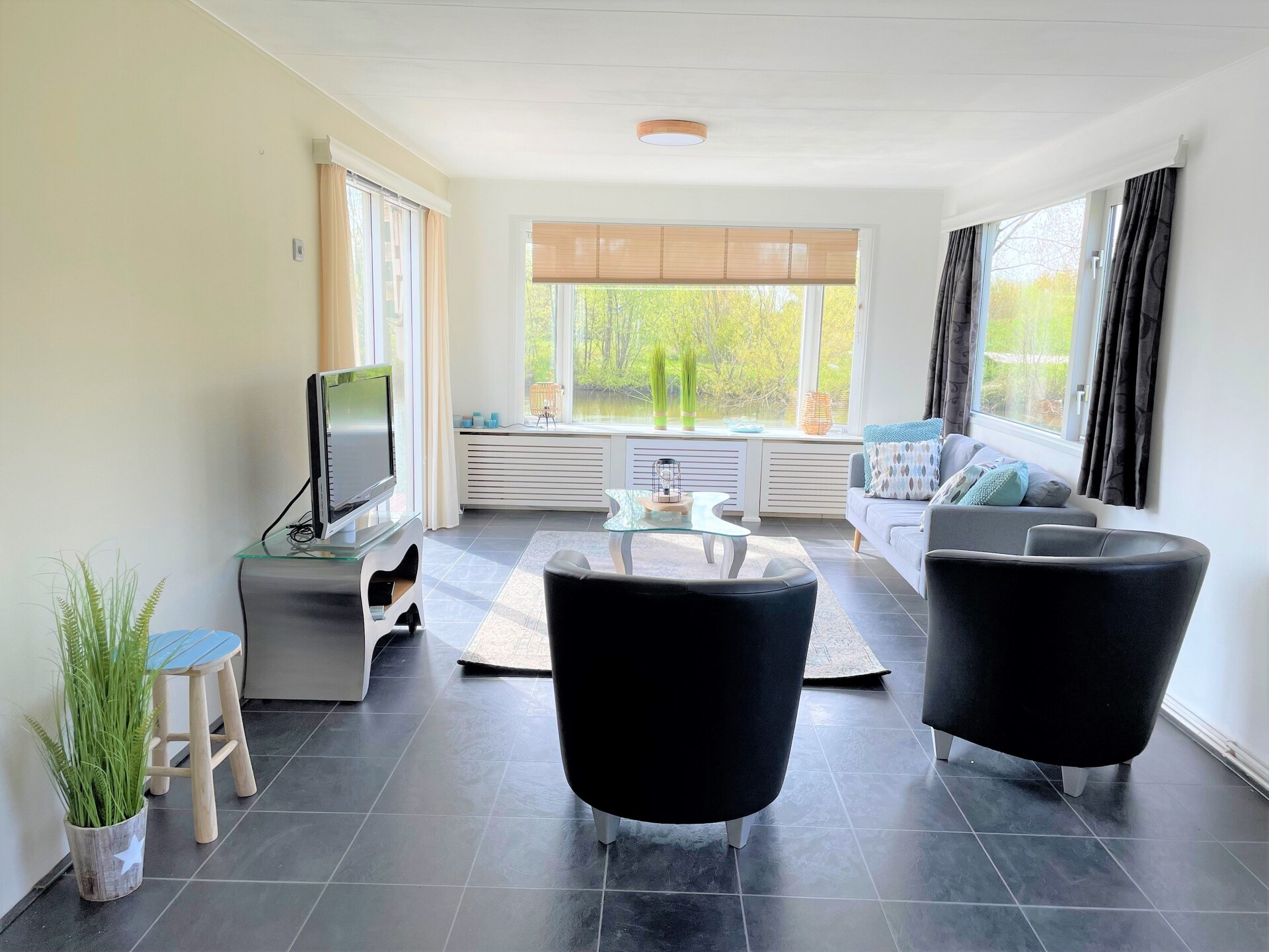 Villa Avondrood: watervilla met aanlegsteiger aan het Volkerak - foto 11