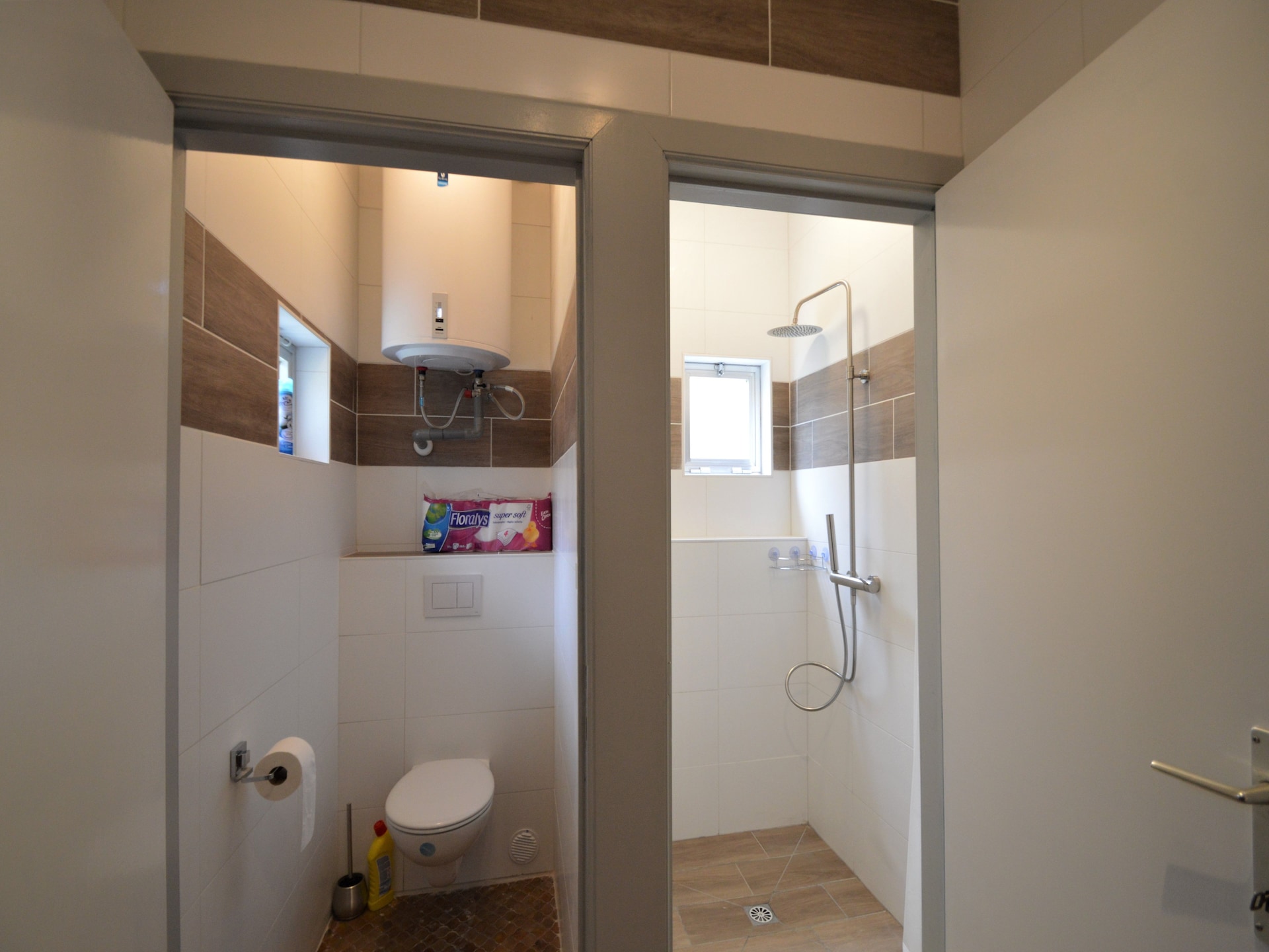 4-persoons vakantiehuis aan het meer in Rosée - foto 16