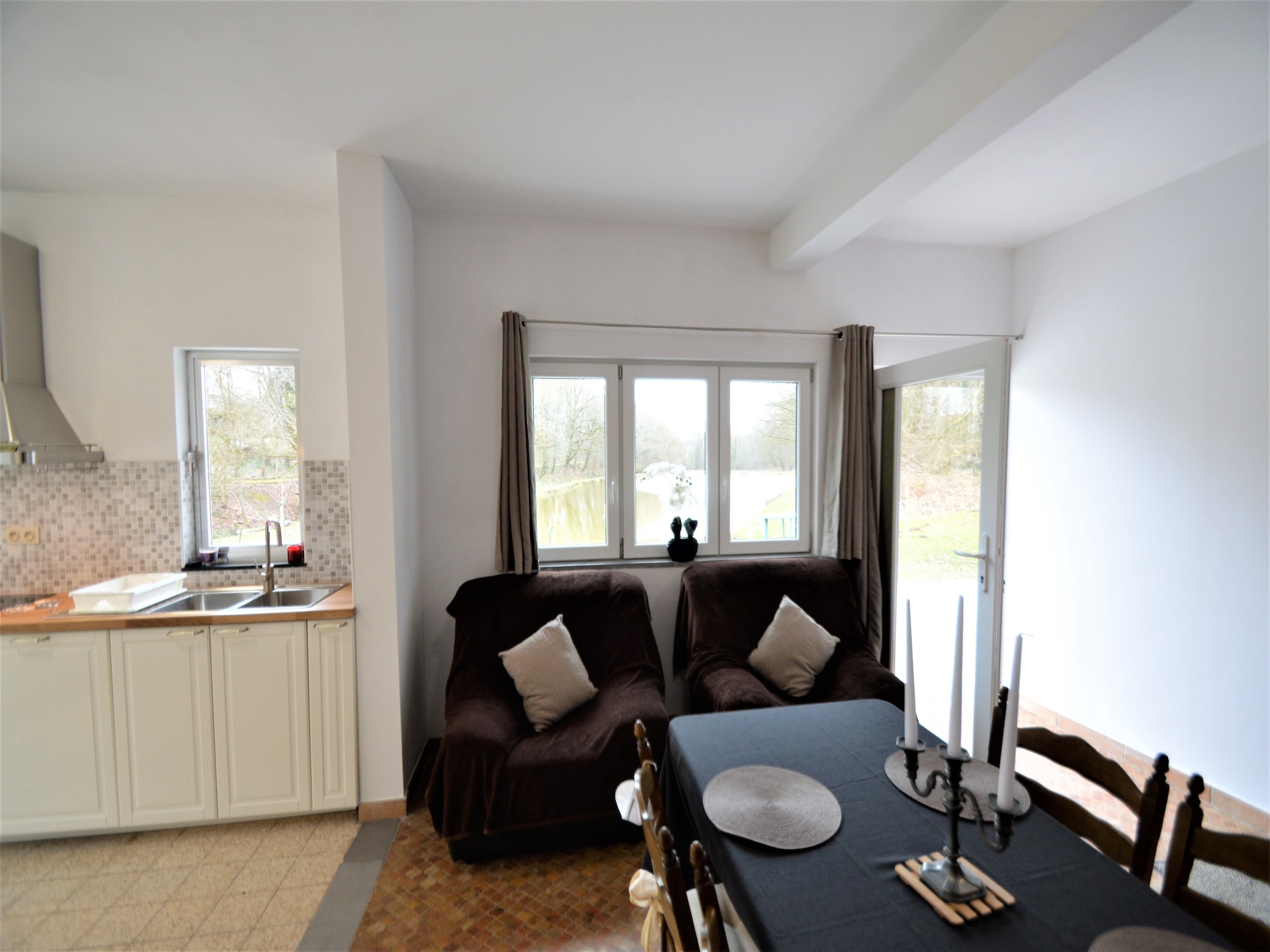 4-persoons vakantiehuis aan het meer in Rosée - foto 14