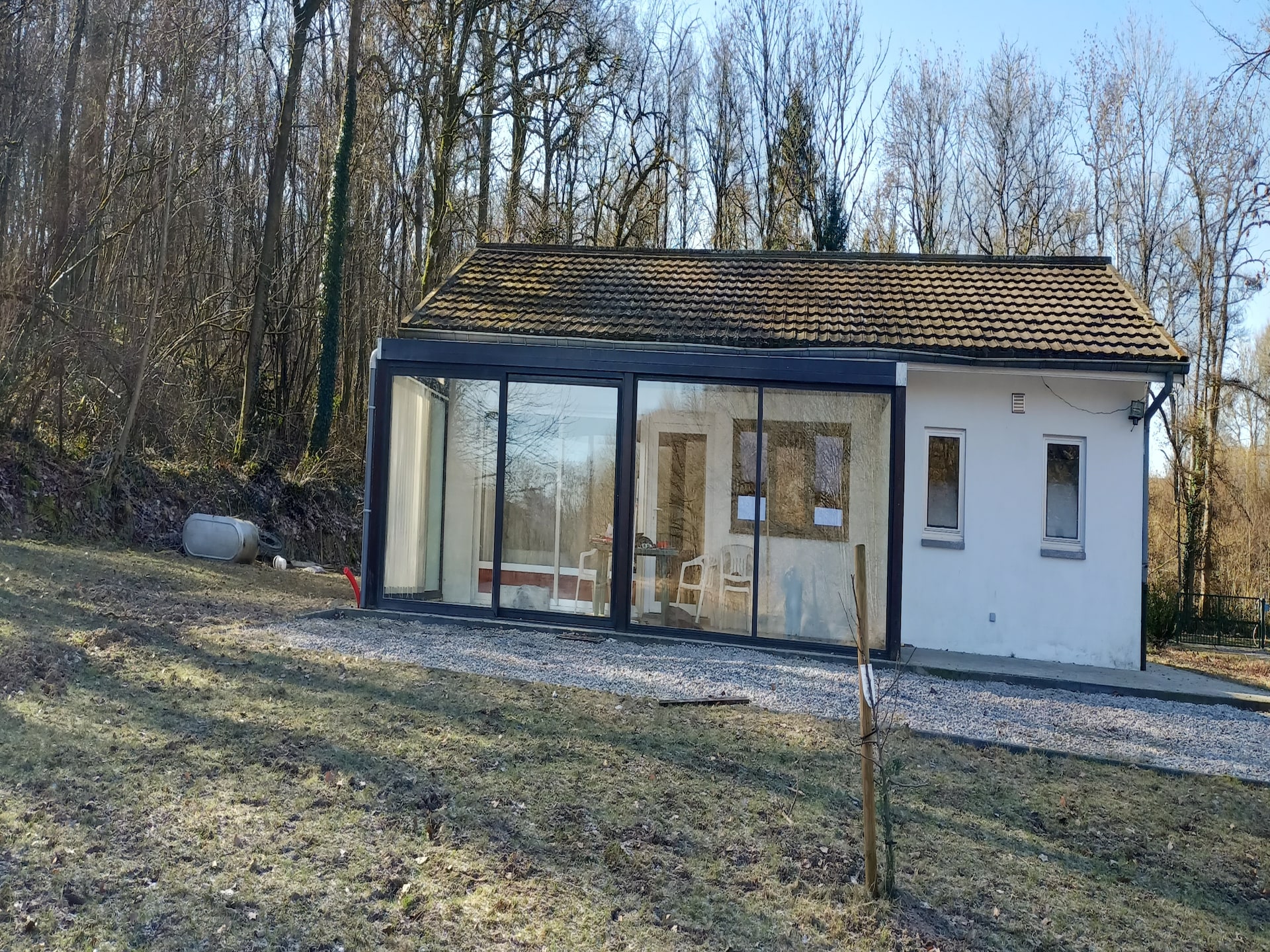 4-persoons vakantiehuis aan het meer in Rosée - foto 1