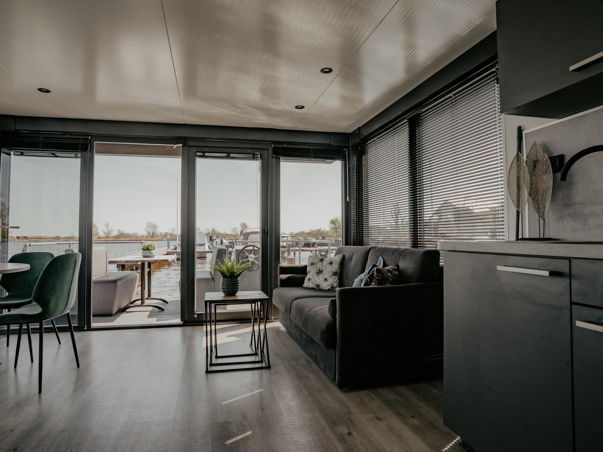 Luxe havenlodge aan het Uitgeestermeer met airco en privéterras - foto 10