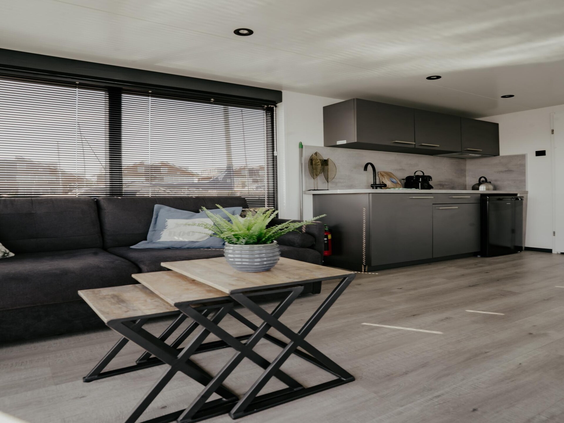 Luxe havenlodge aan het Uitgeestermeer met airco en privéterras - foto 11