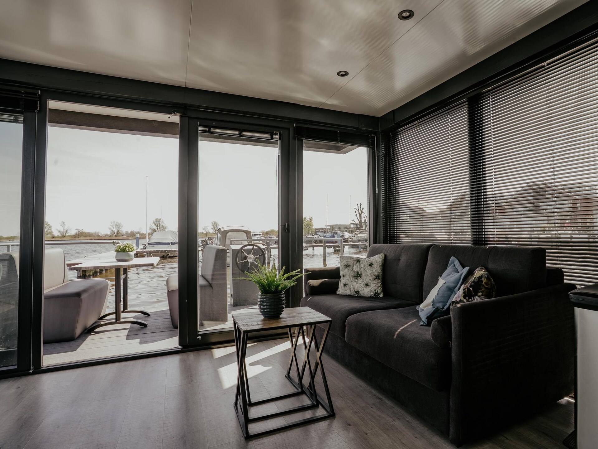 Luxe havenlodge aan het Uitgeestermeer met airco en privéterras - foto 13