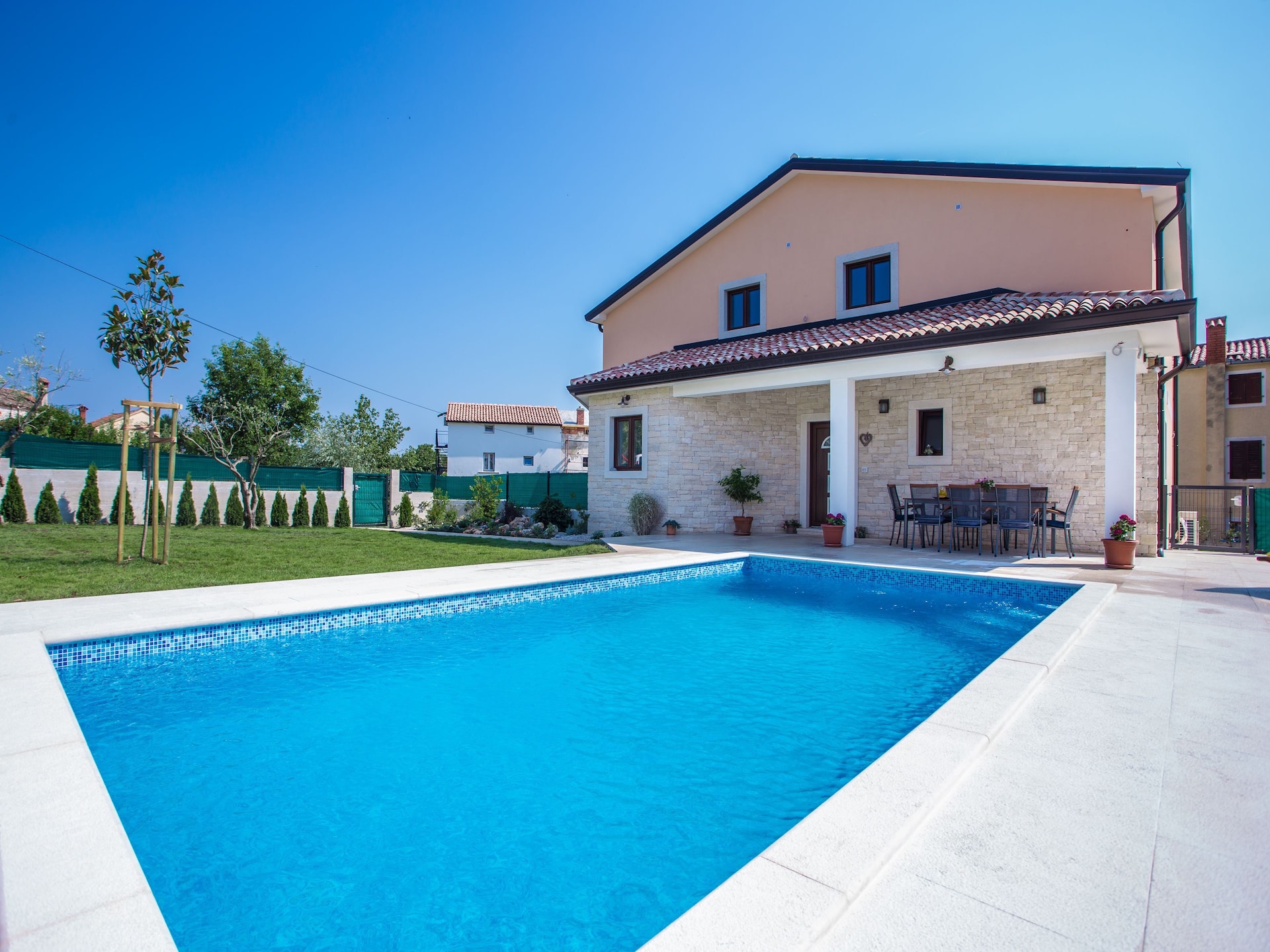Villa Sarah in Brtonigla: Ruim vakantiehuis met privézwembad voor 7 personen - foto 10