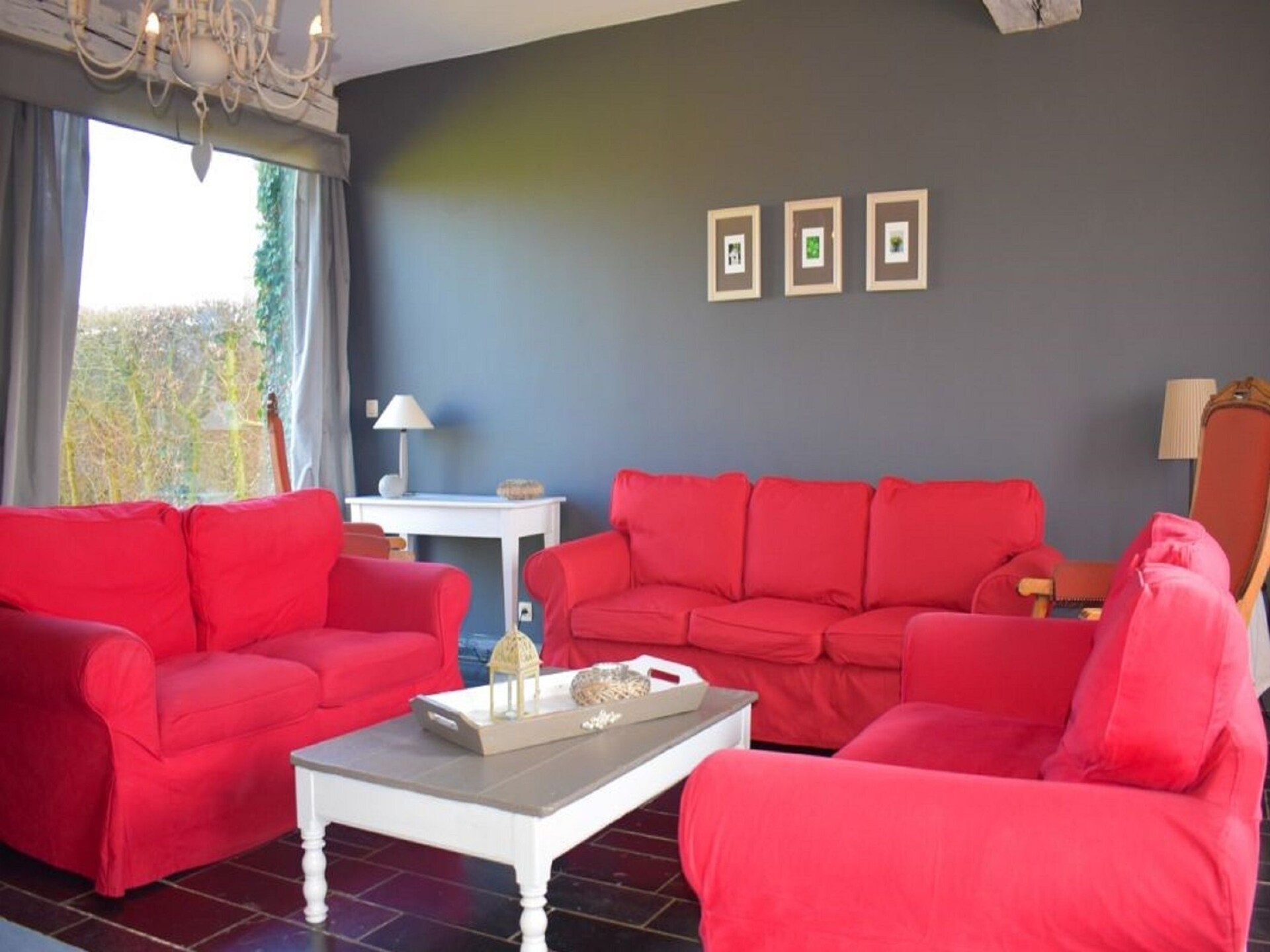 9-persoons bungalow met open haard en tuin in Gerin - foto 10