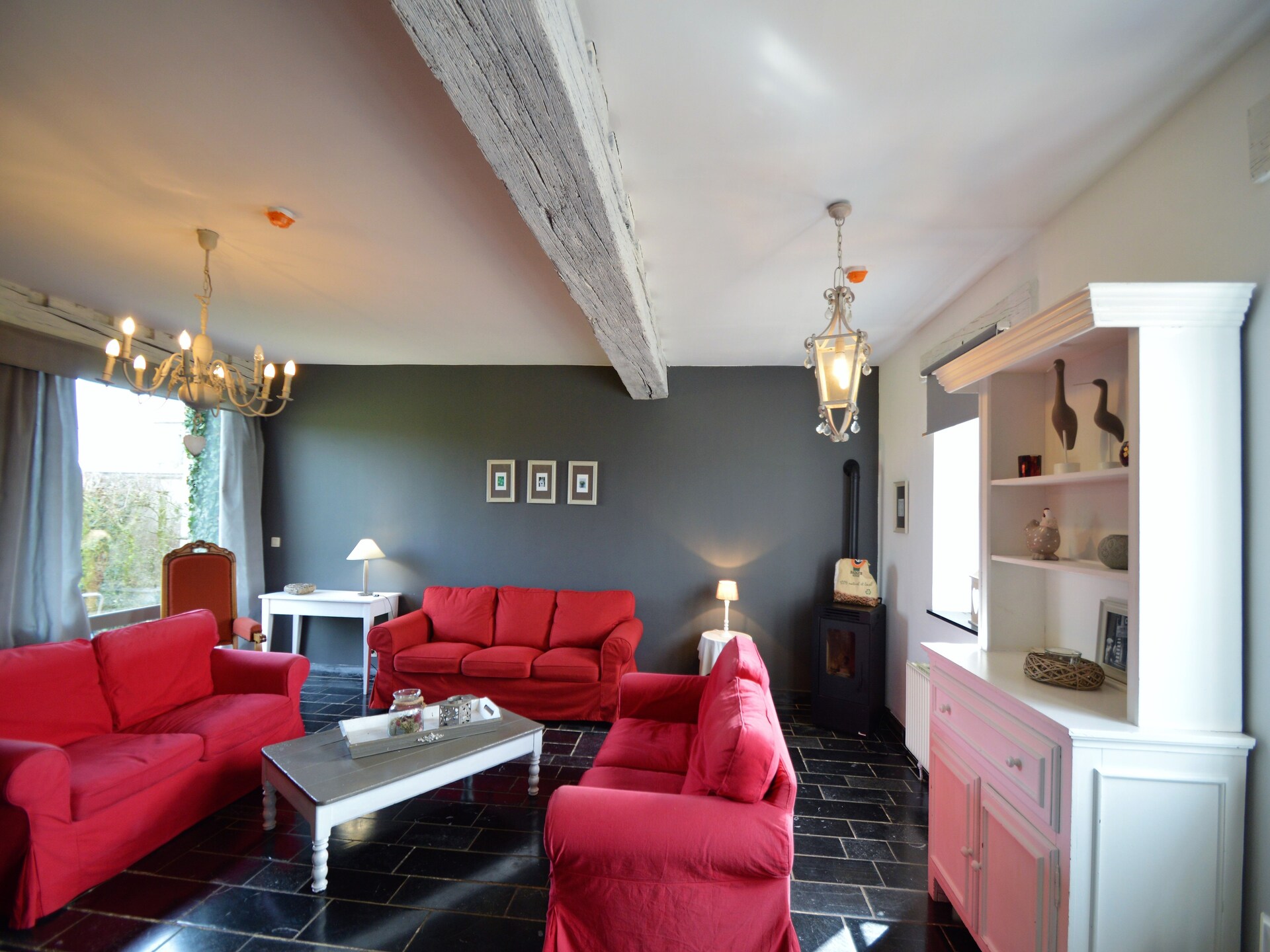 9-persoons bungalow met open haard en tuin in Gerin - foto 11
