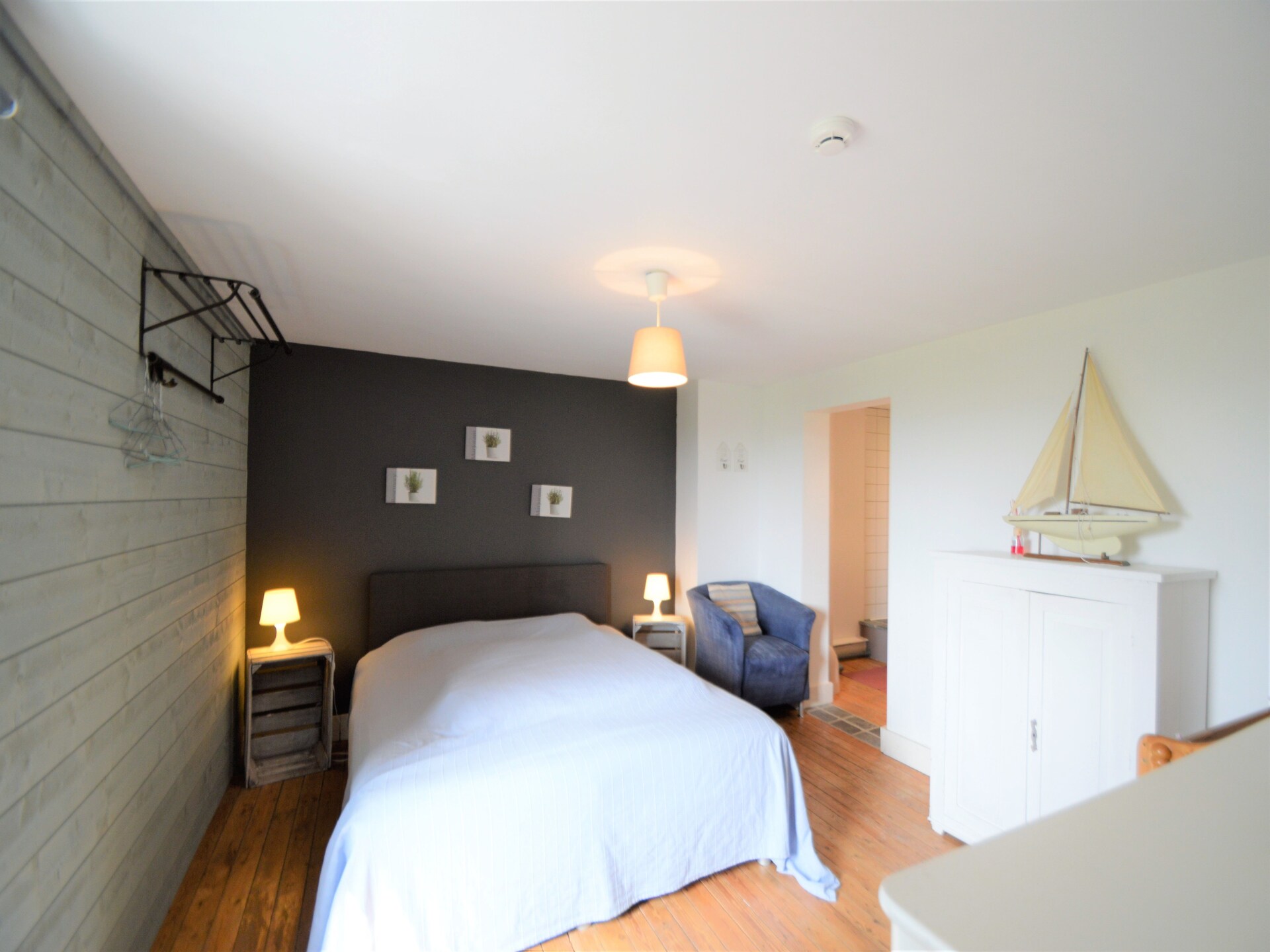 9-persoons bungalow met open haard en tuin in Gerin - foto 18