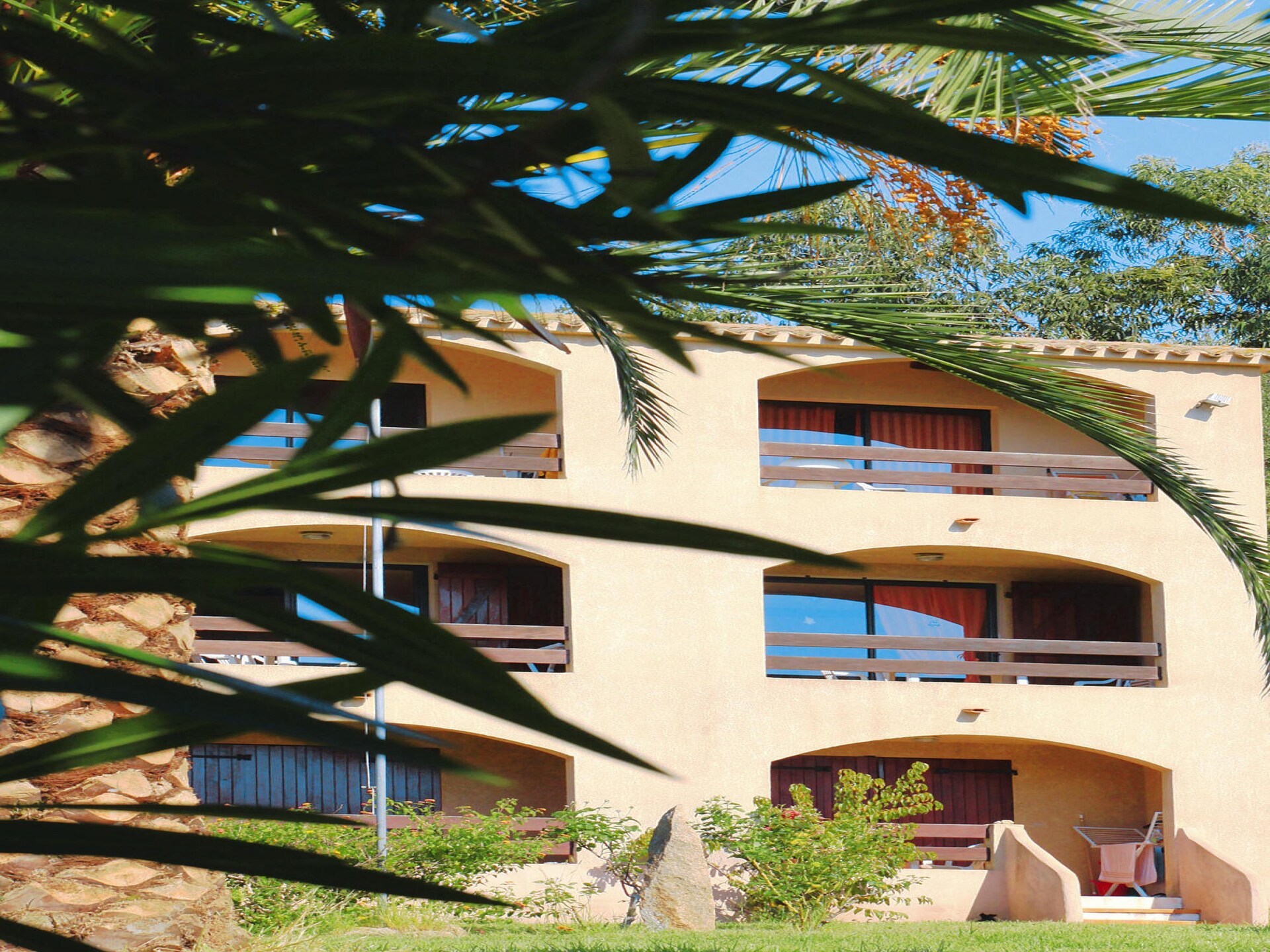 Zonovergoten appartement met zeezicht in Tiuccia, op 350m van het strand - foto 11
