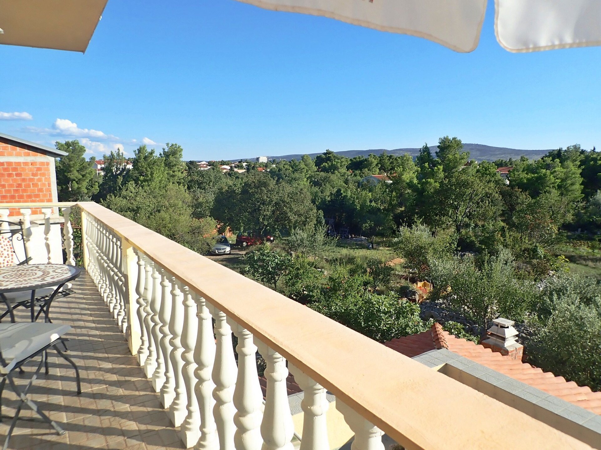 Centraal gelegen appartement in Starigrad Paklenica voor 7 personen - foto 8