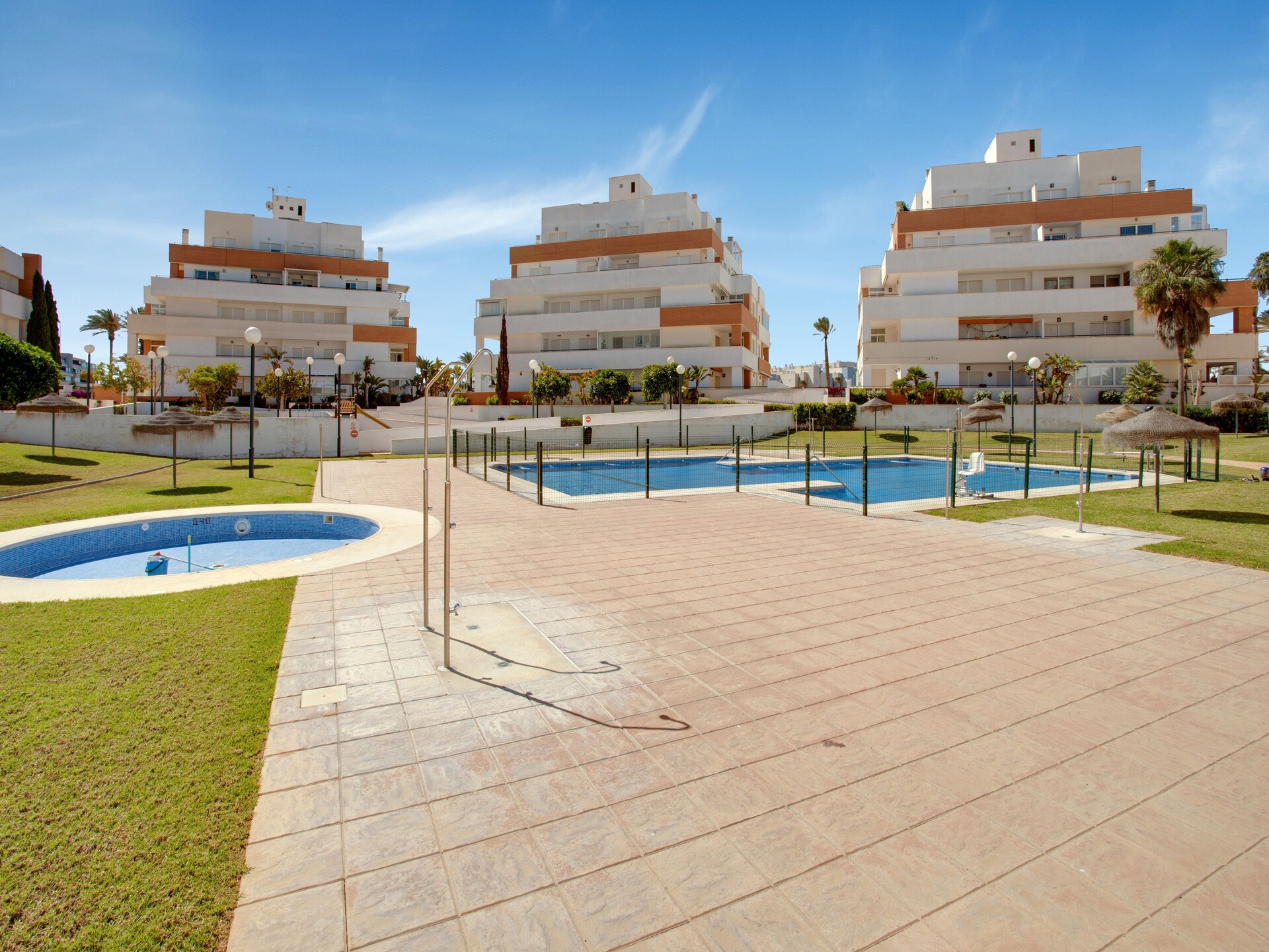 Licht appartement op de begane grond met zwembad, 500m van strand in Roquetas de Mar - foto 29