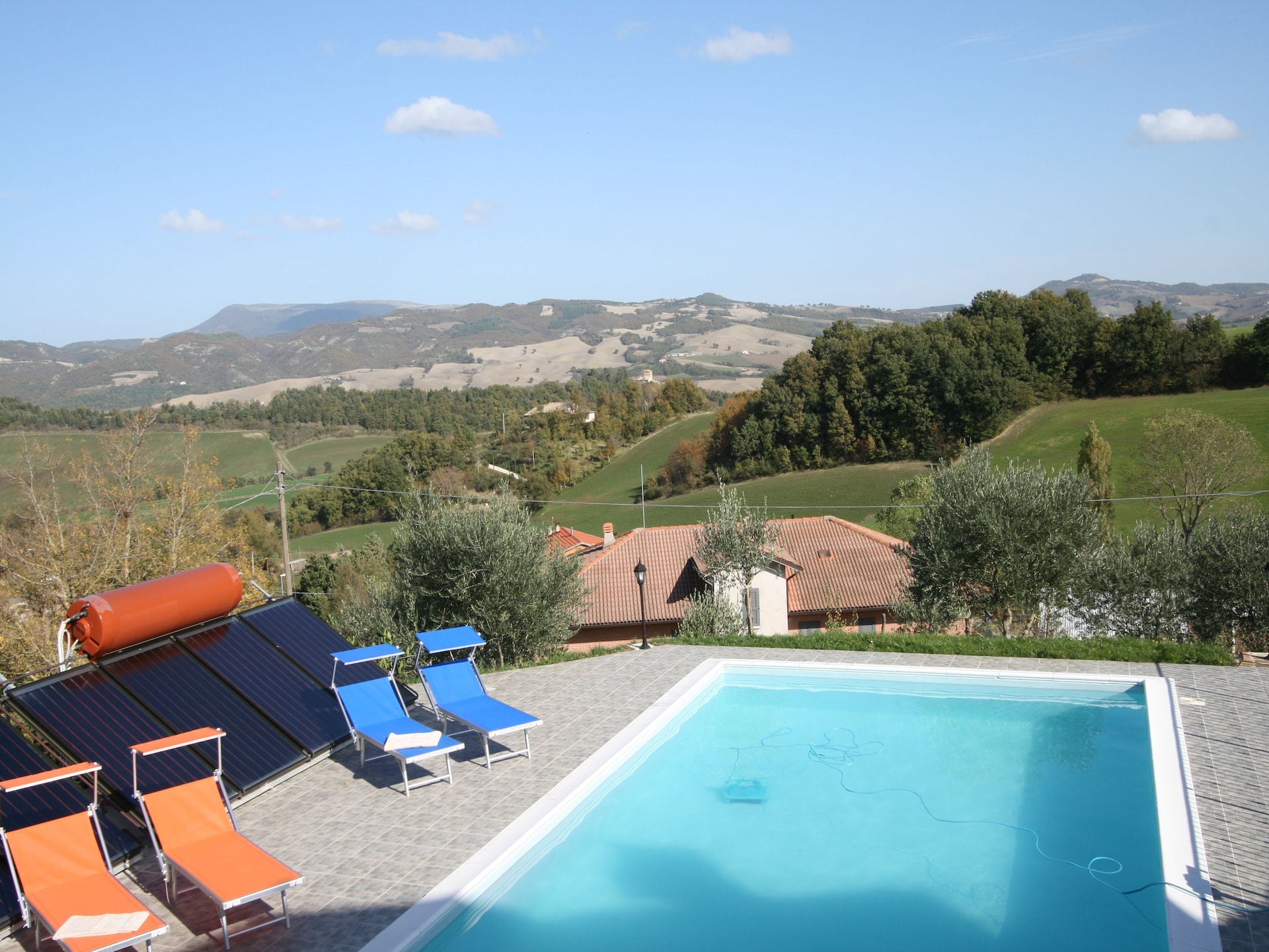 Privézwembad en ruimte voor 11 personen in villa Raggio di Sole, Cagli - foto 18