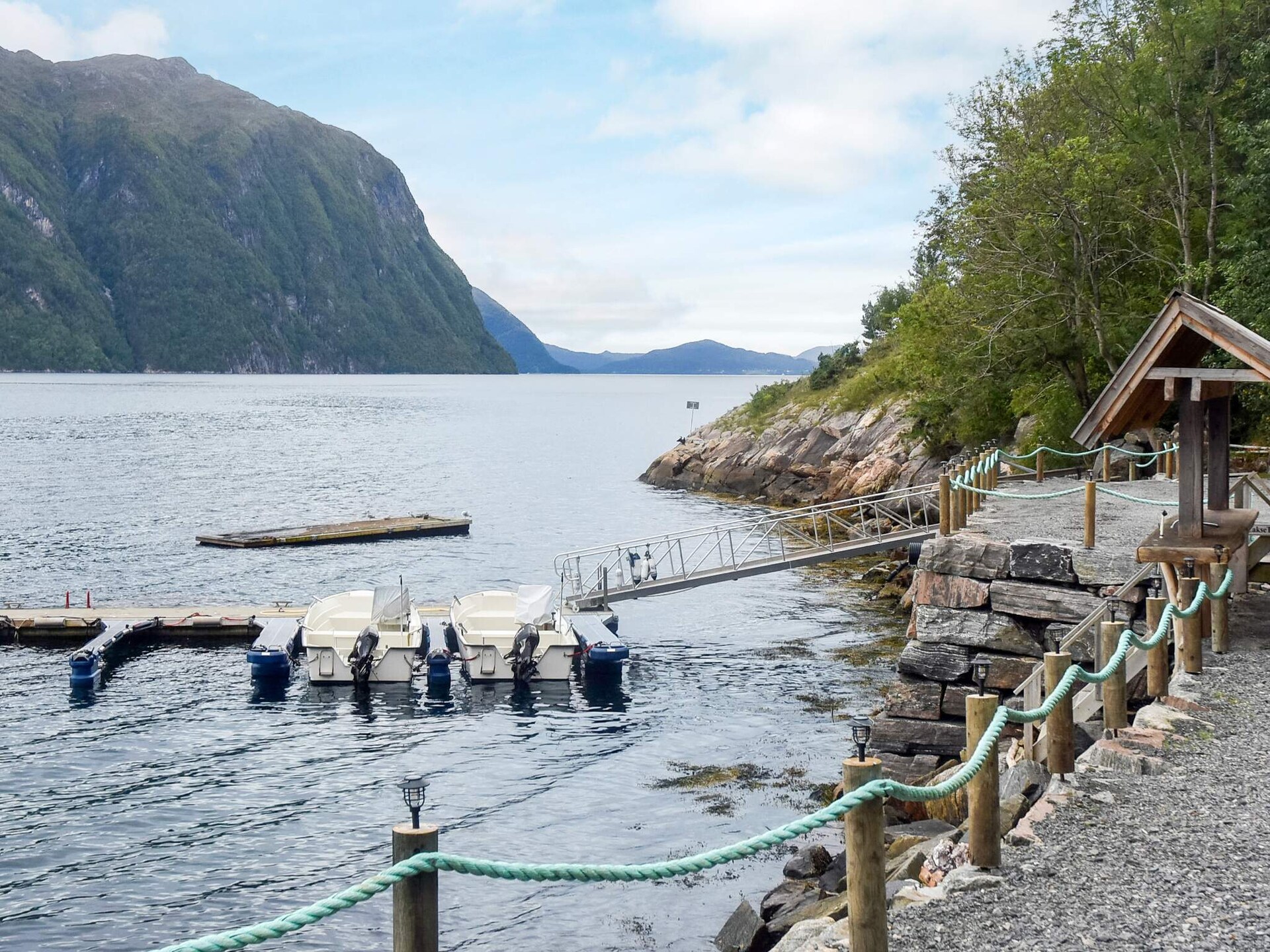 Panoramisch vakantiehuis aan de Storfjord met boothuur en visgeluk - foto 34