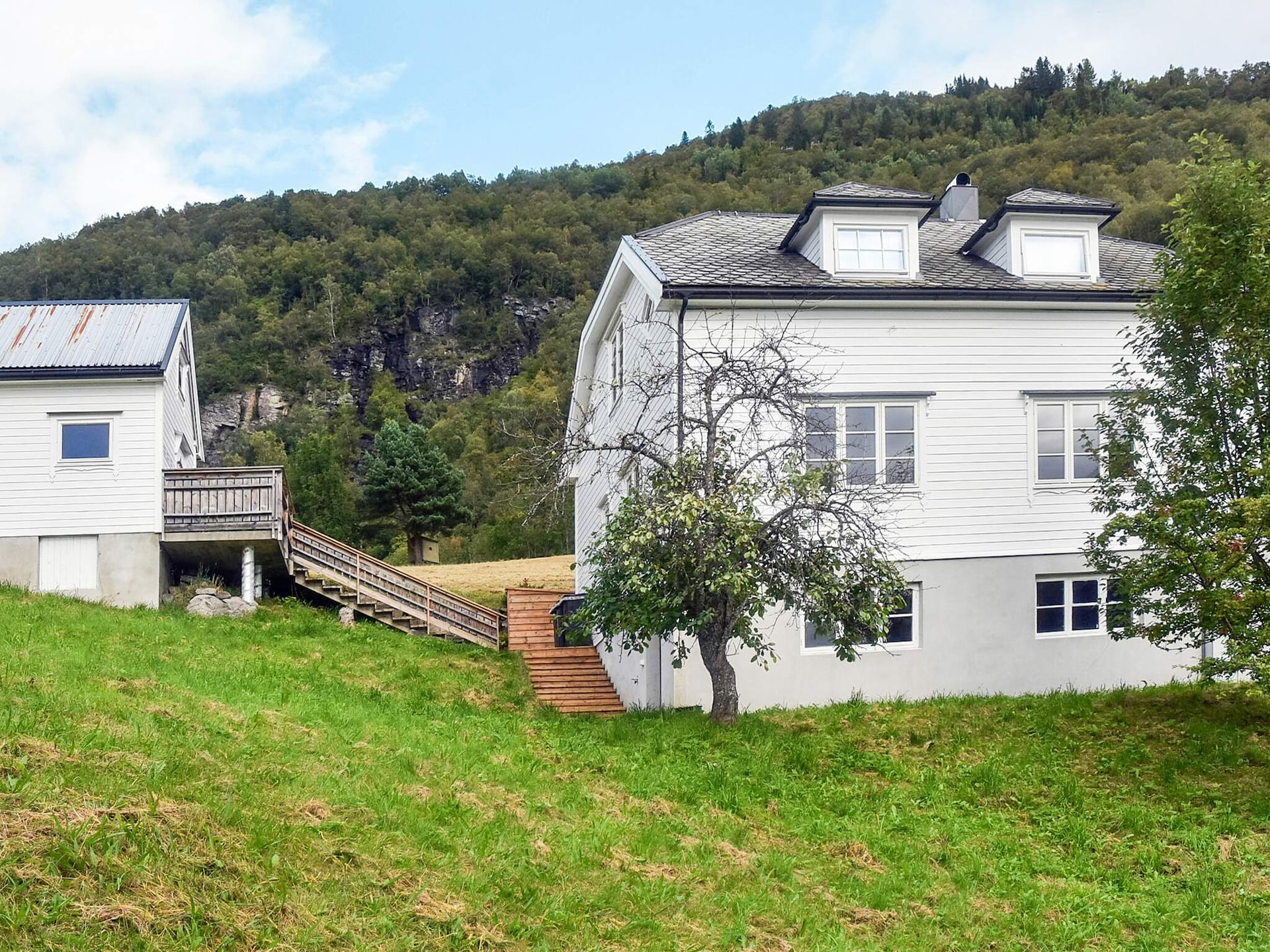 Ruim vakantiehuis in Stordal met panoramisch uitzicht over de Storfjord - foto 4