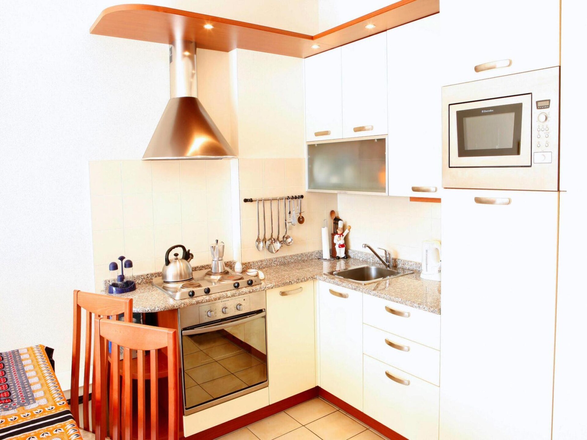 Op 300 m van het meer: Modern appartement in Porlezza voor 4 personen - foto 4