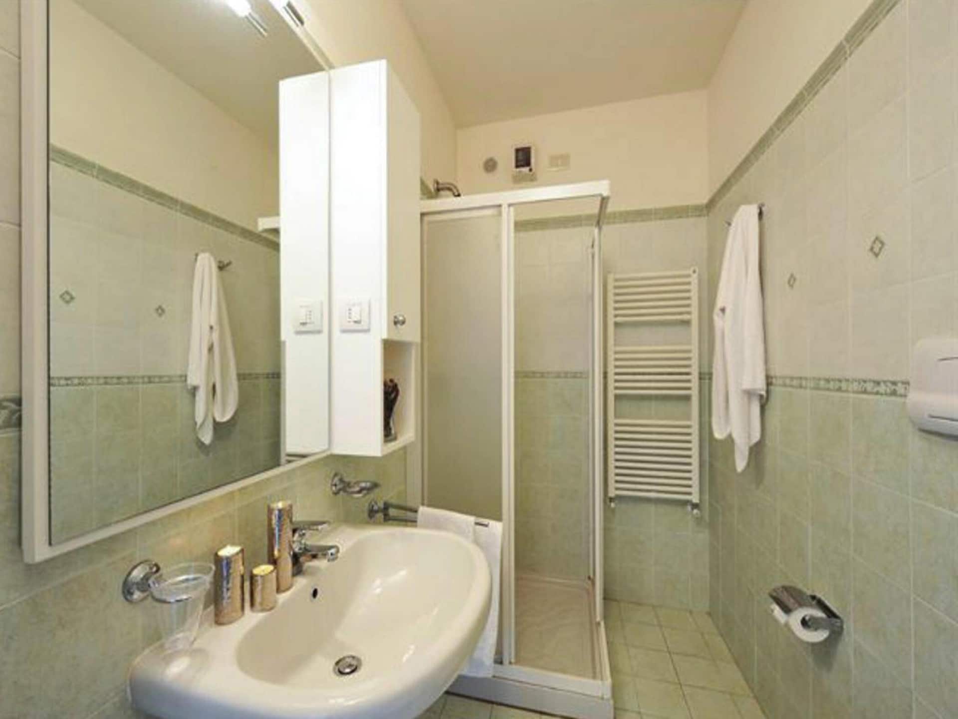 Op 300 m van het meer: Comfortabel appartement in Porlezza · 4 pers. - foto 12