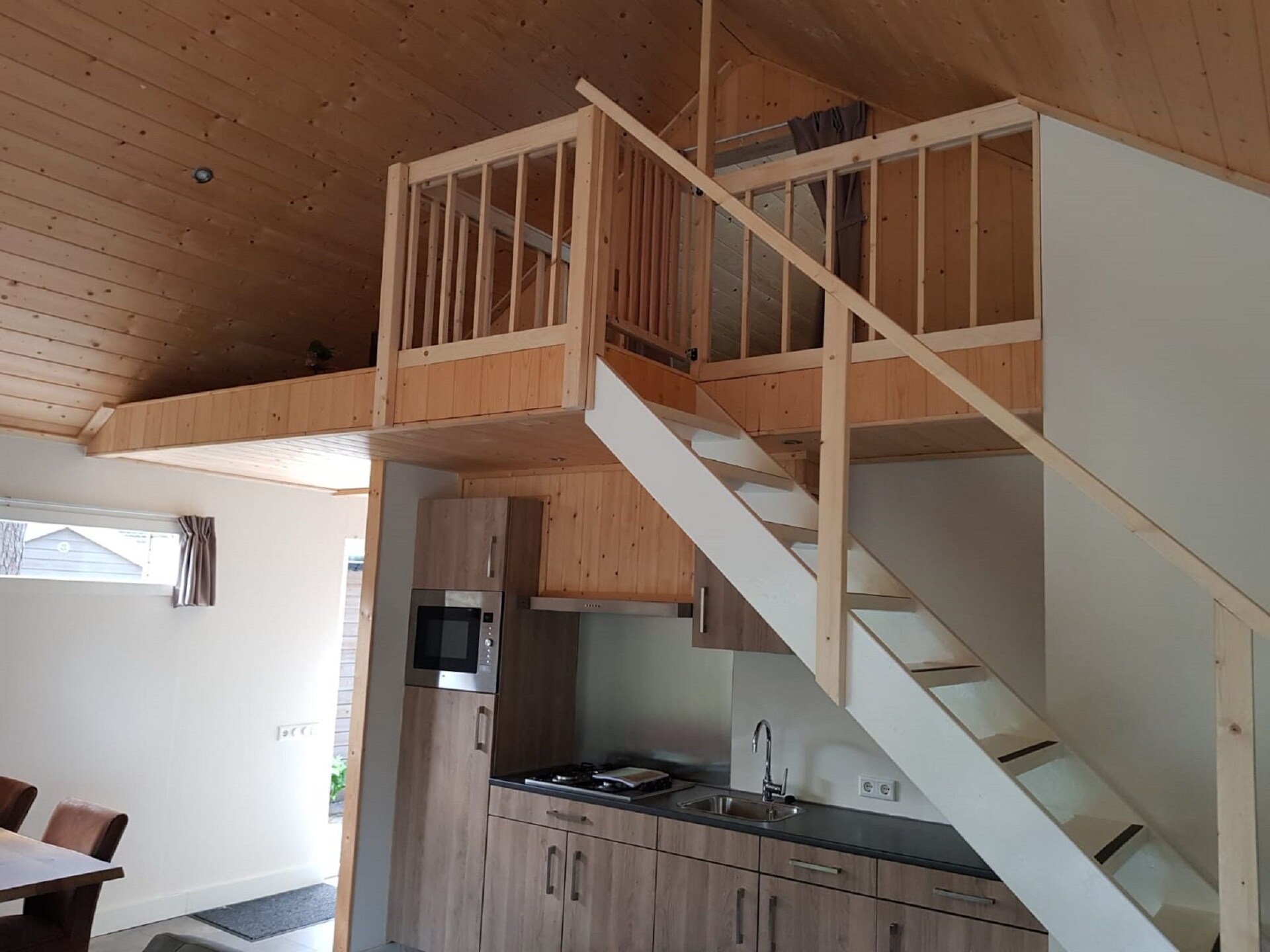 Boslodge met vide aan rustig water | Hoenderloo | Huisdieren welkom - foto 11