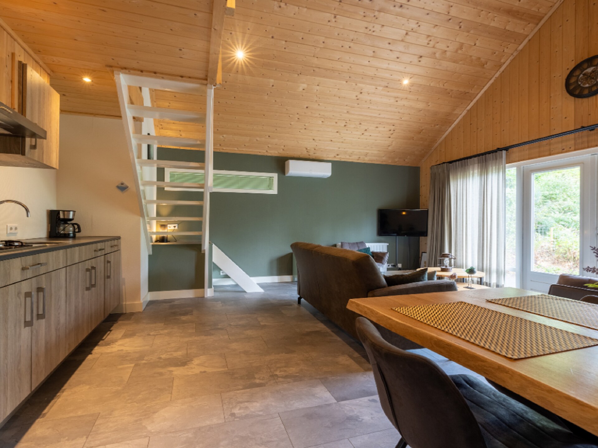 Boslodge met vide aan rustig water | Hoenderloo | Huisdieren welkom - foto 6
