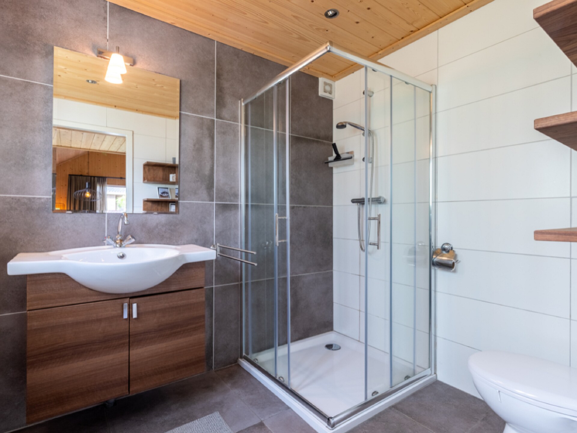 Boslodge met vide aan rustig water | Hoenderloo | Huisdieren welkom - foto 17