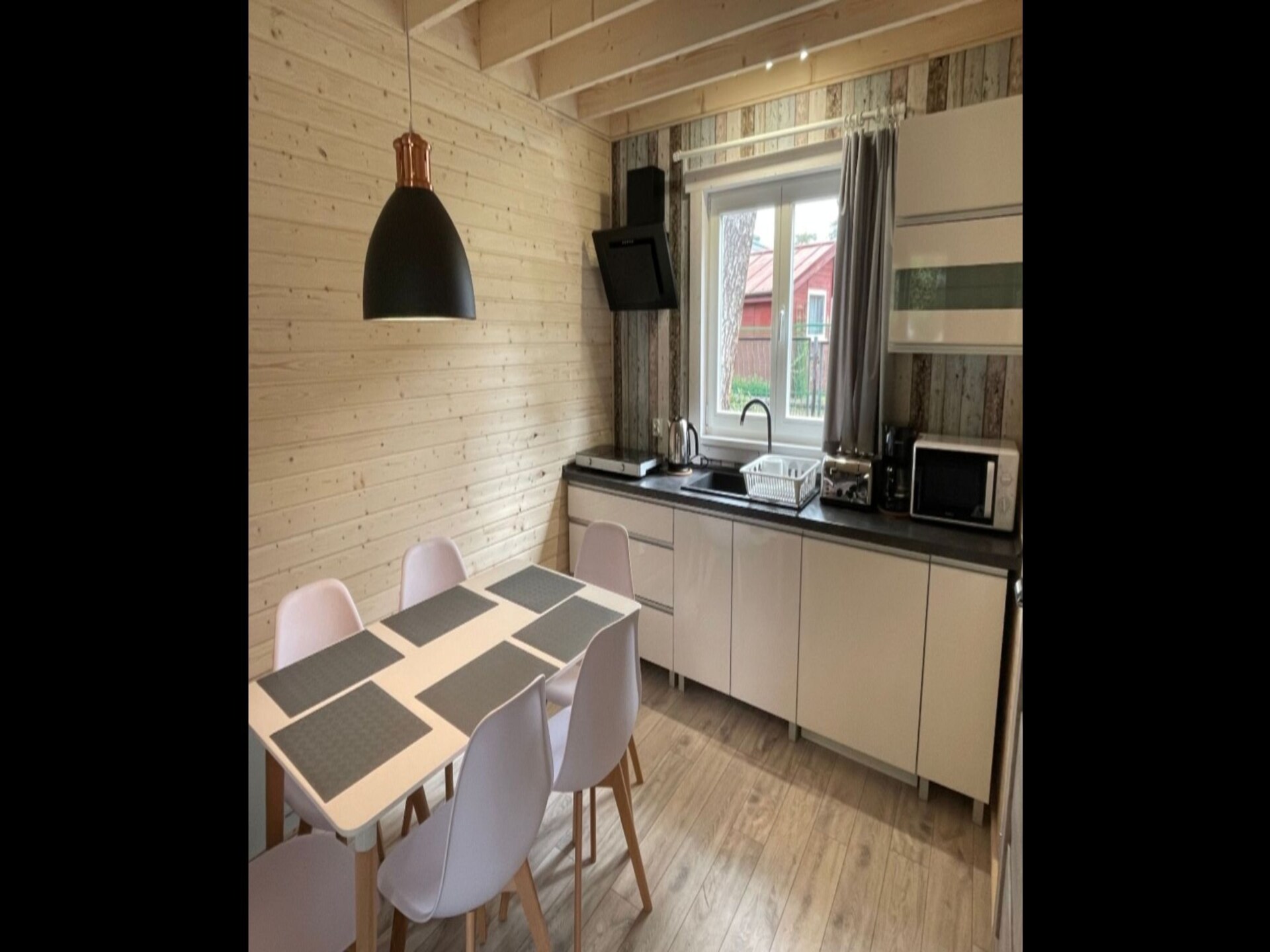 Licht vrijstaand vakantiehuis met zwembad, 250m van strand in Mrzezyno - foto 9