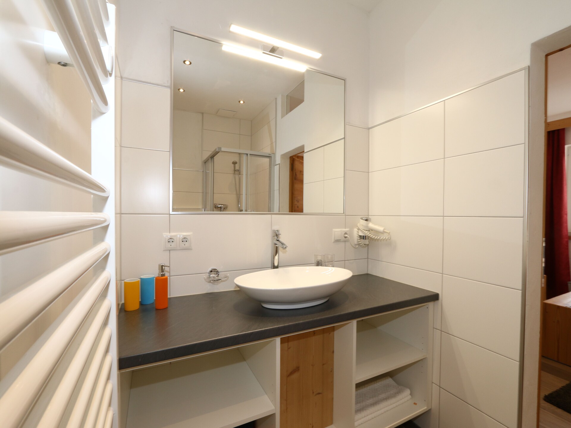 Ruim appartement voor 8 in dorpshart Fügen, vlakbij skilift en thermaalbad - foto 12
