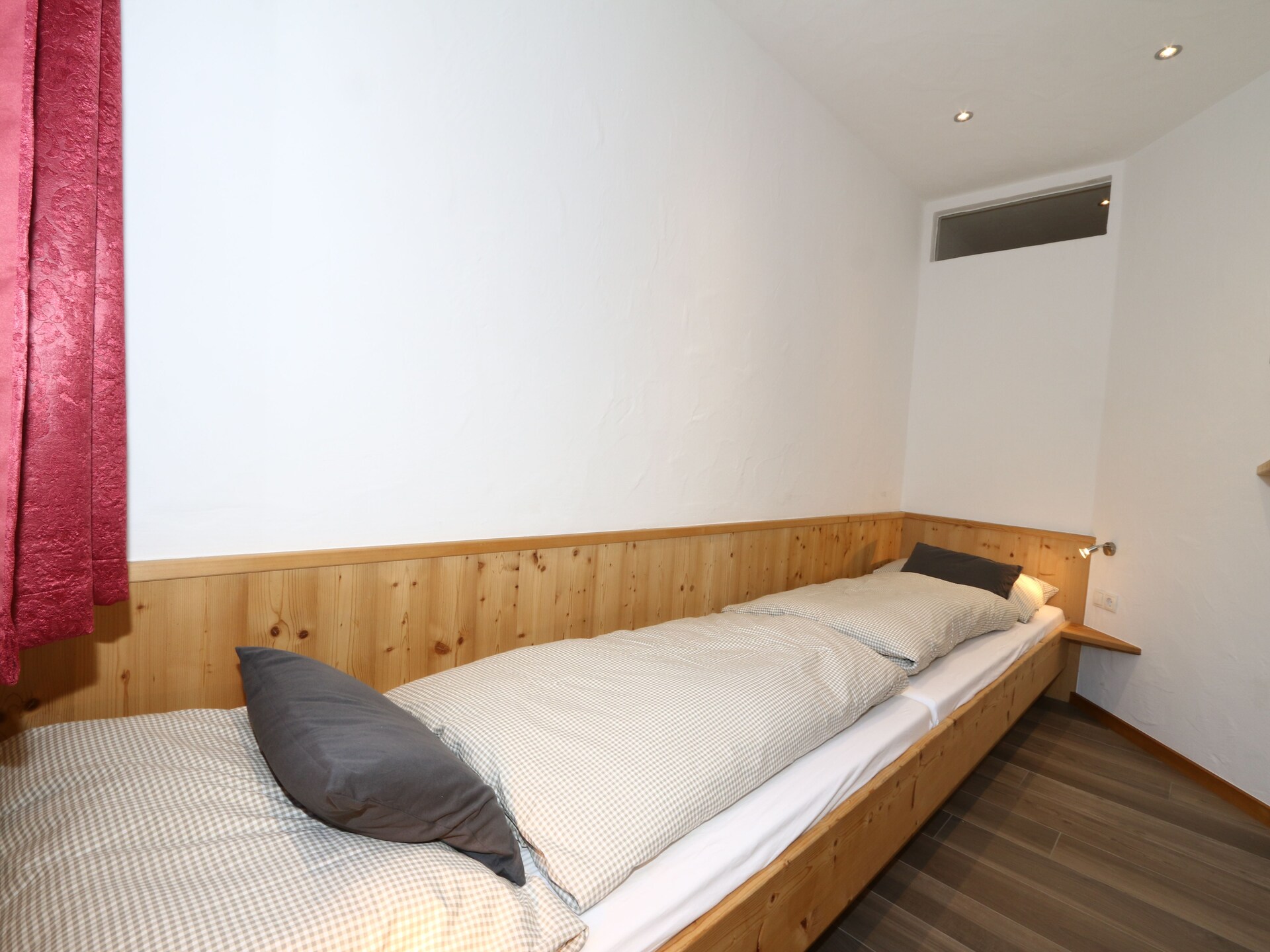 Ruim appartement voor 8 in dorpshart Fügen, vlakbij skilift en thermaalbad - foto 4