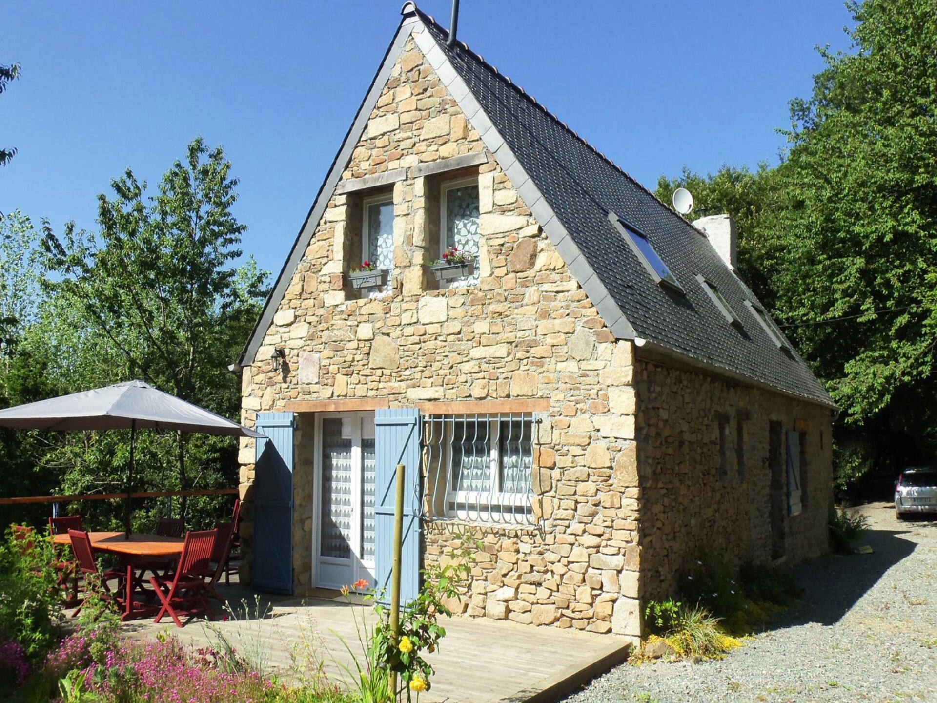 Vrijstaand vakantiehuis aan de rivier met kano en boomhut in Langoat - foto 16