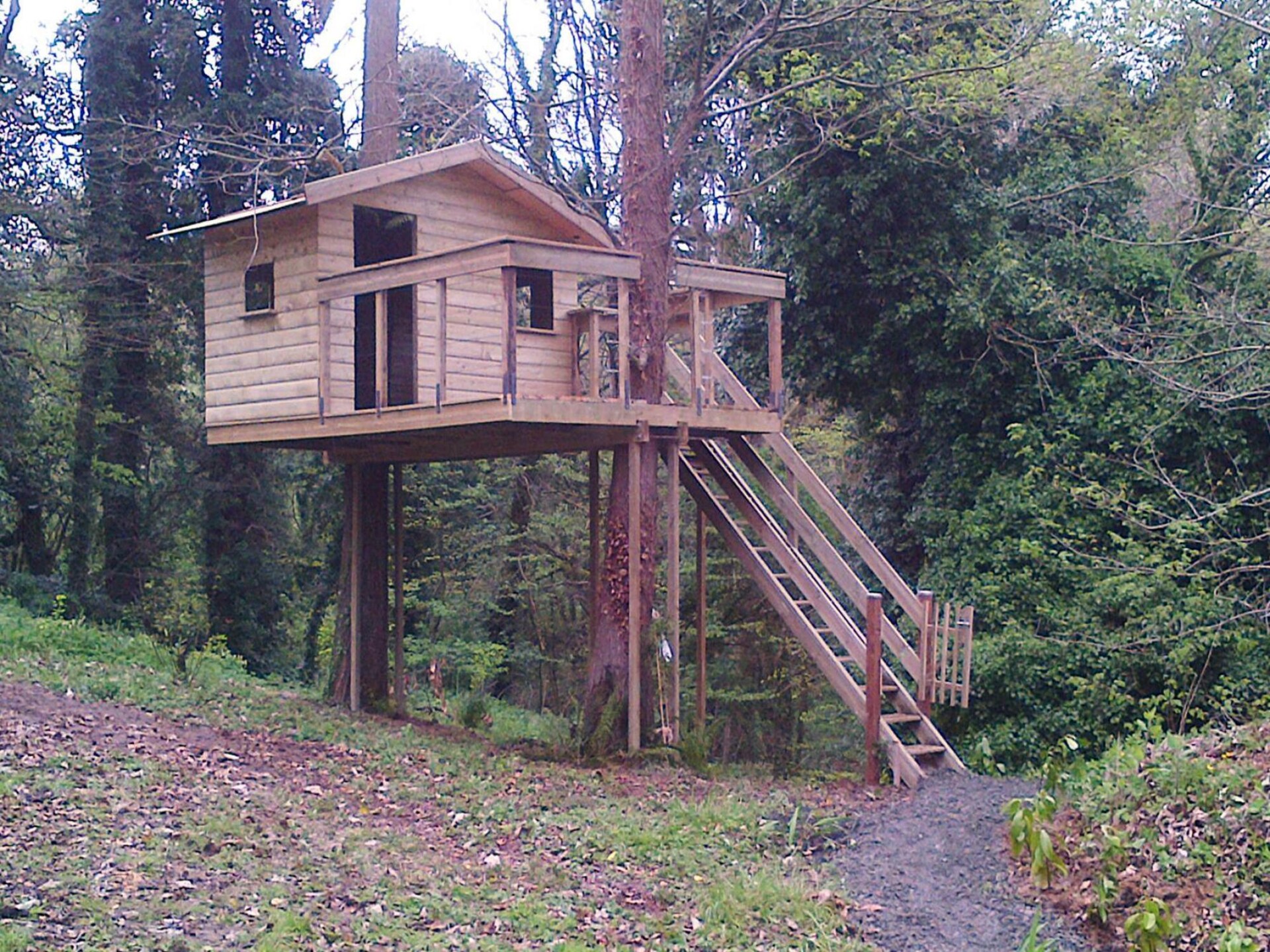 Vrijstaand vakantiehuis aan de rivier met kano en boomhut in Langoat - foto 2