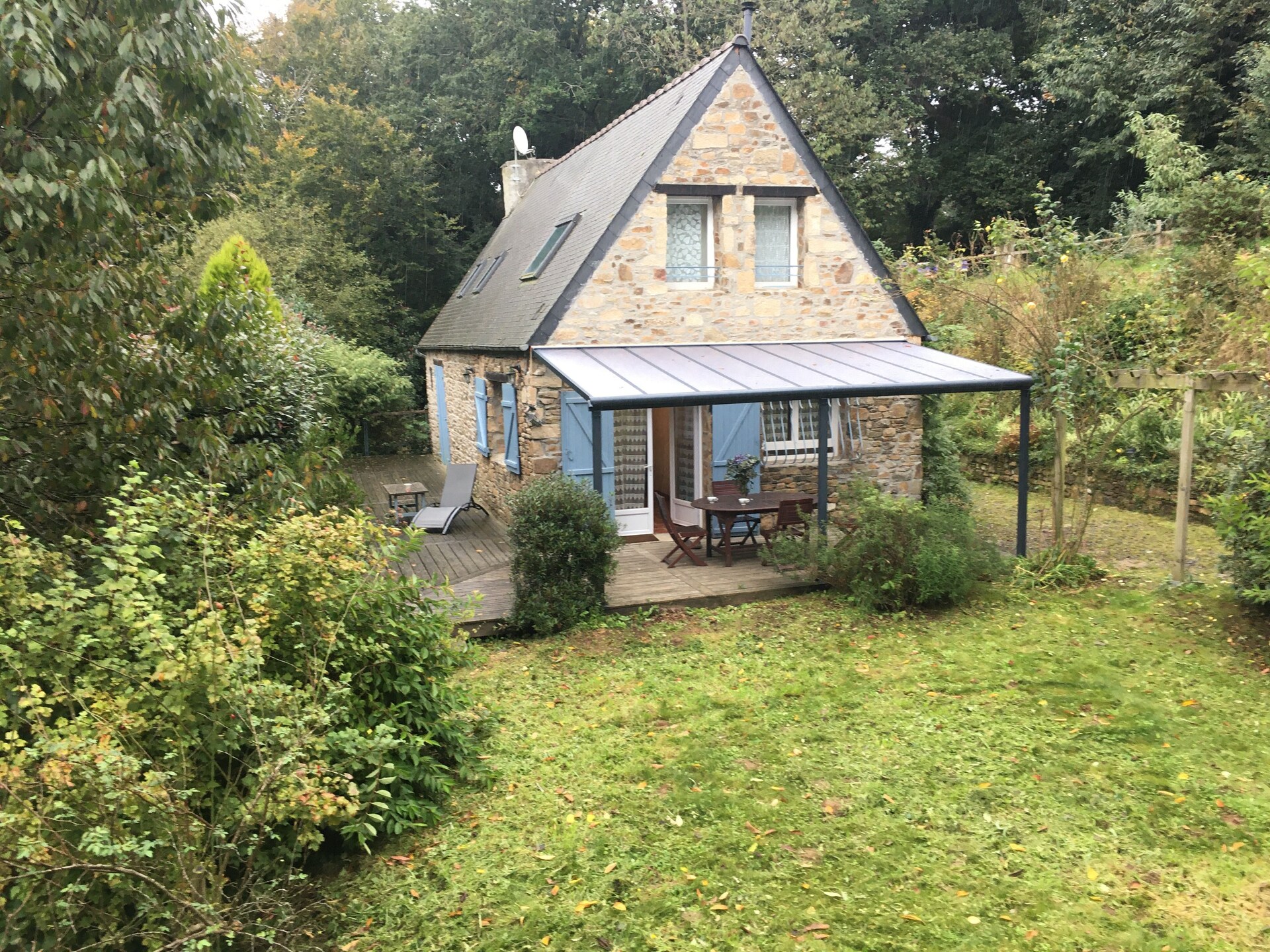Vrijstaand vakantiehuis aan de rivier met kano en boomhut in Langoat - foto 17