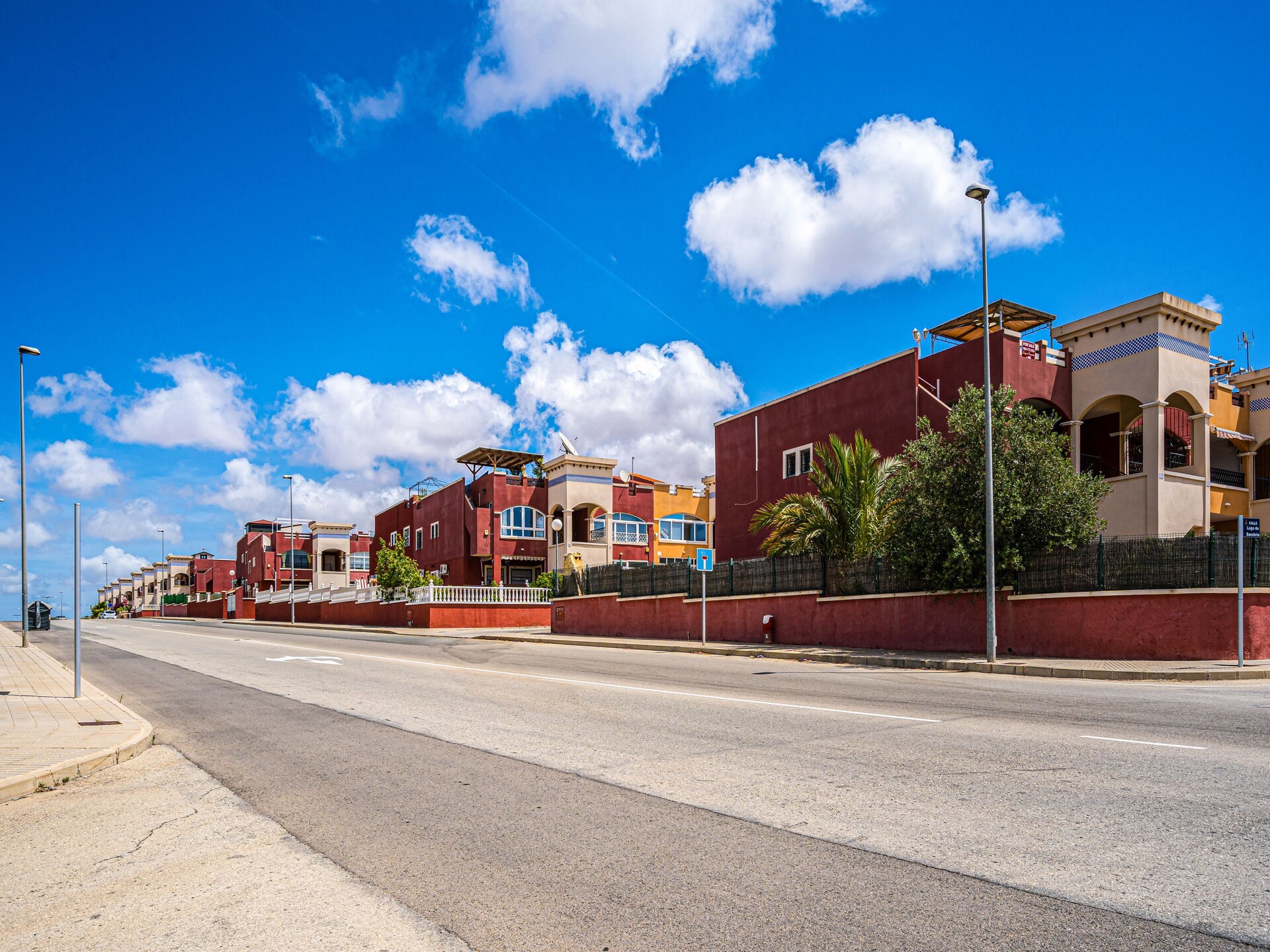 Zonovergoten vrijstaande villa met tuin nabij stranden Orihuela Costa - foto 33