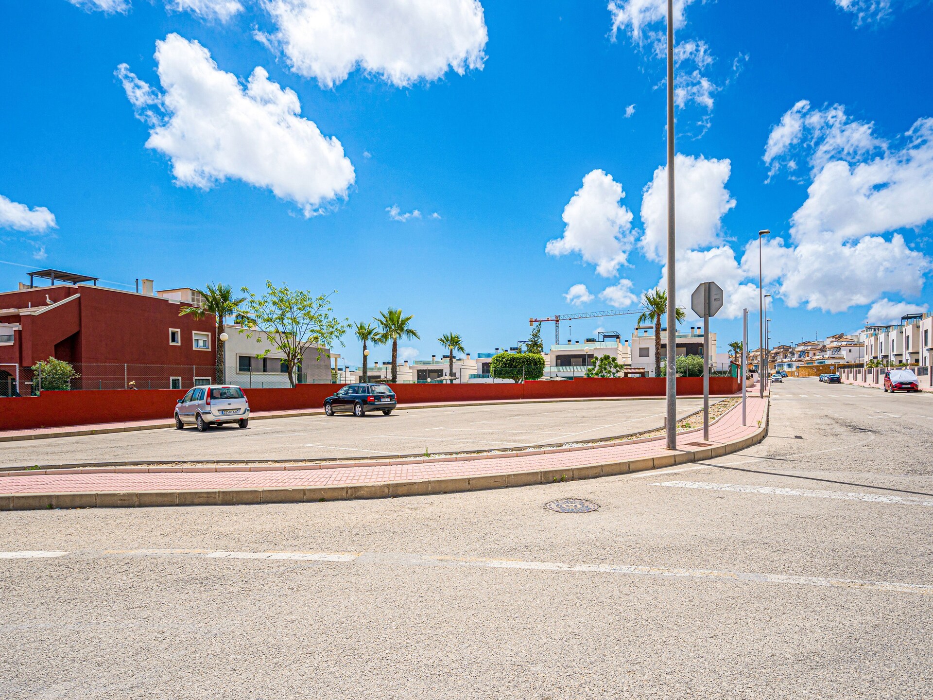 Zonovergoten vrijstaande villa met tuin nabij stranden Orihuela Costa - foto 37