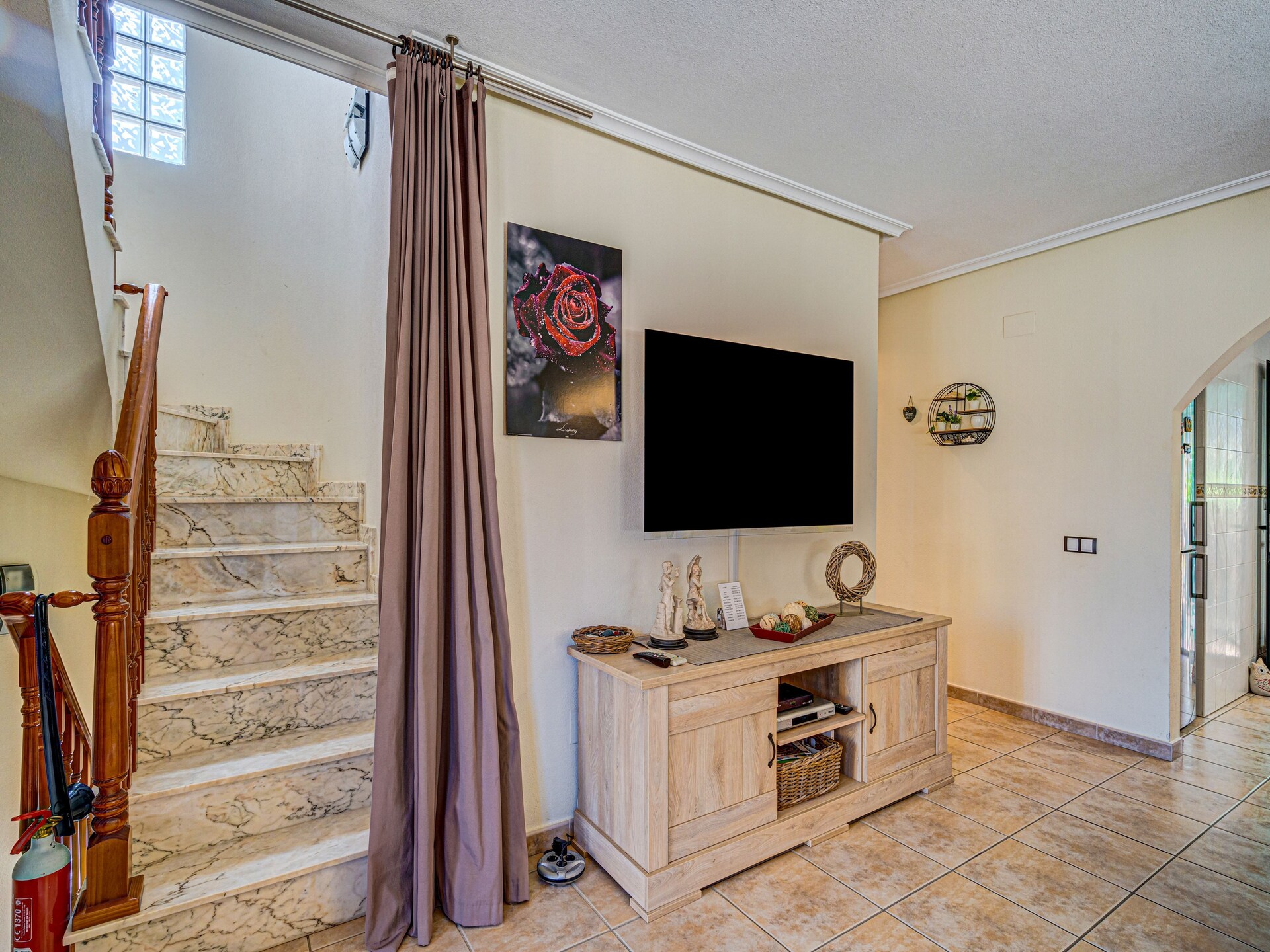 Zonovergoten vrijstaande villa met tuin nabij stranden Orihuela Costa - foto 17