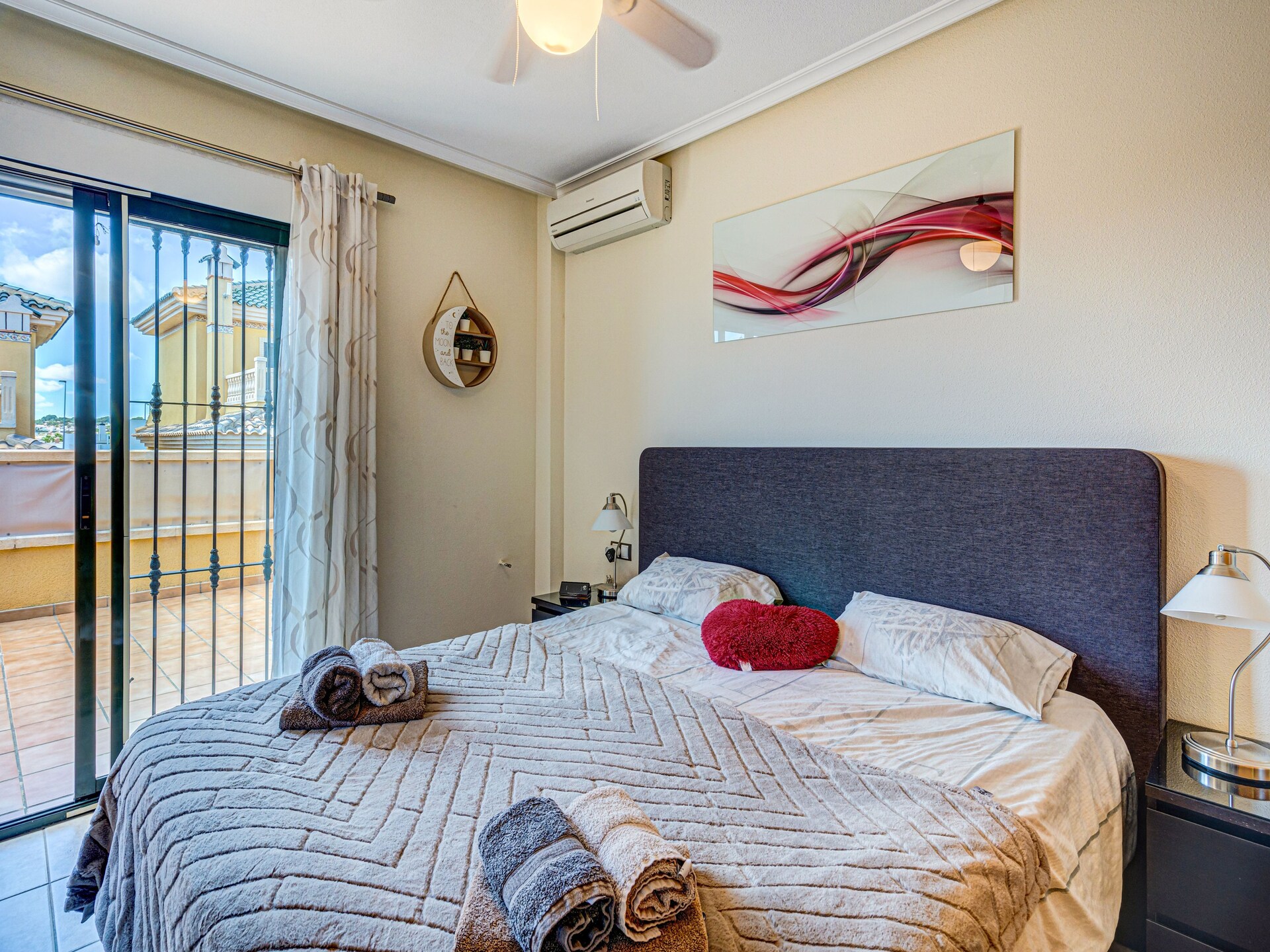 Zonovergoten vrijstaande villa met tuin nabij stranden Orihuela Costa - foto 16