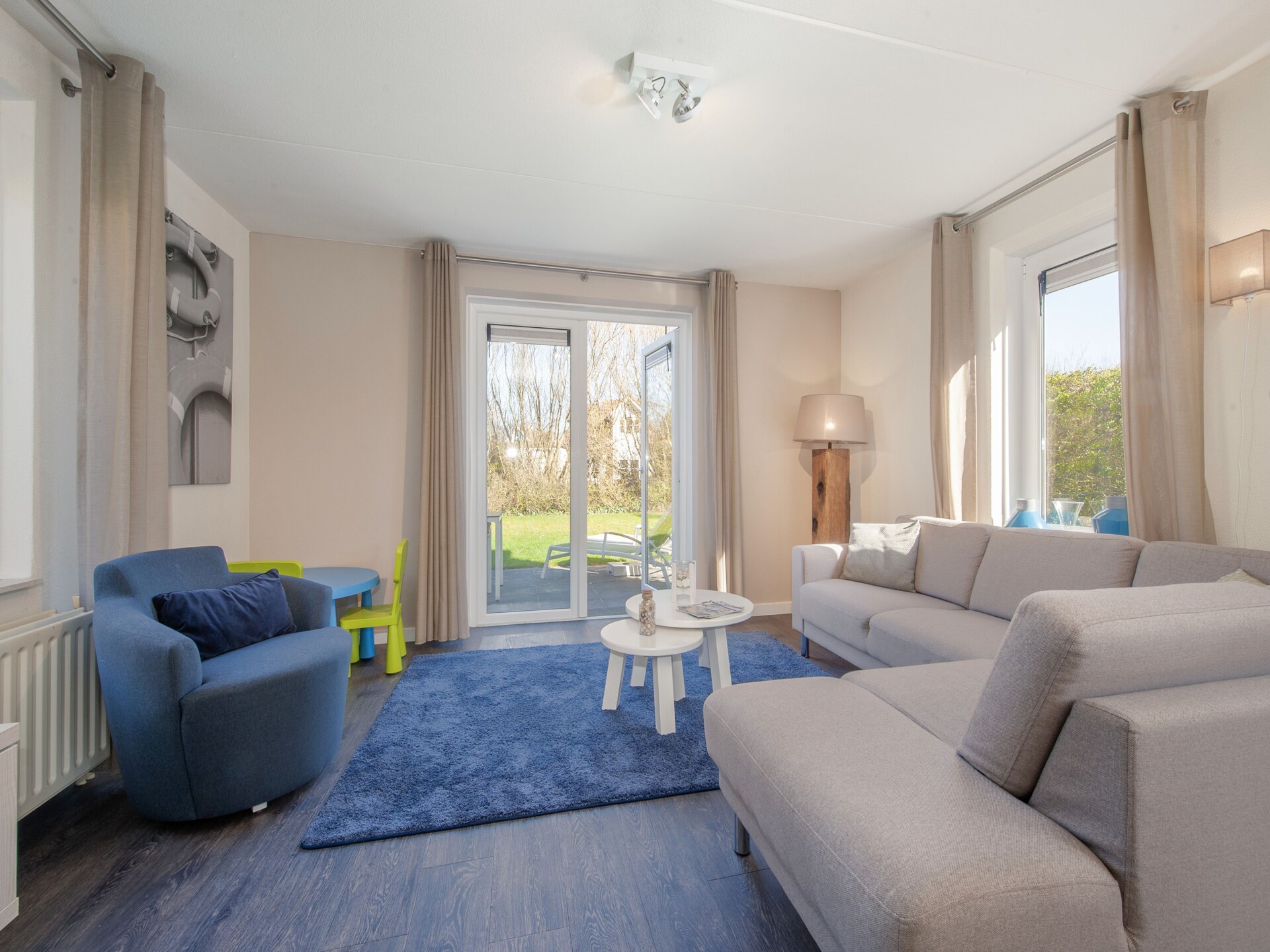 Gerenoveerde vrijstaande villa met omheinde tuin, 1 km van strand - foto 2