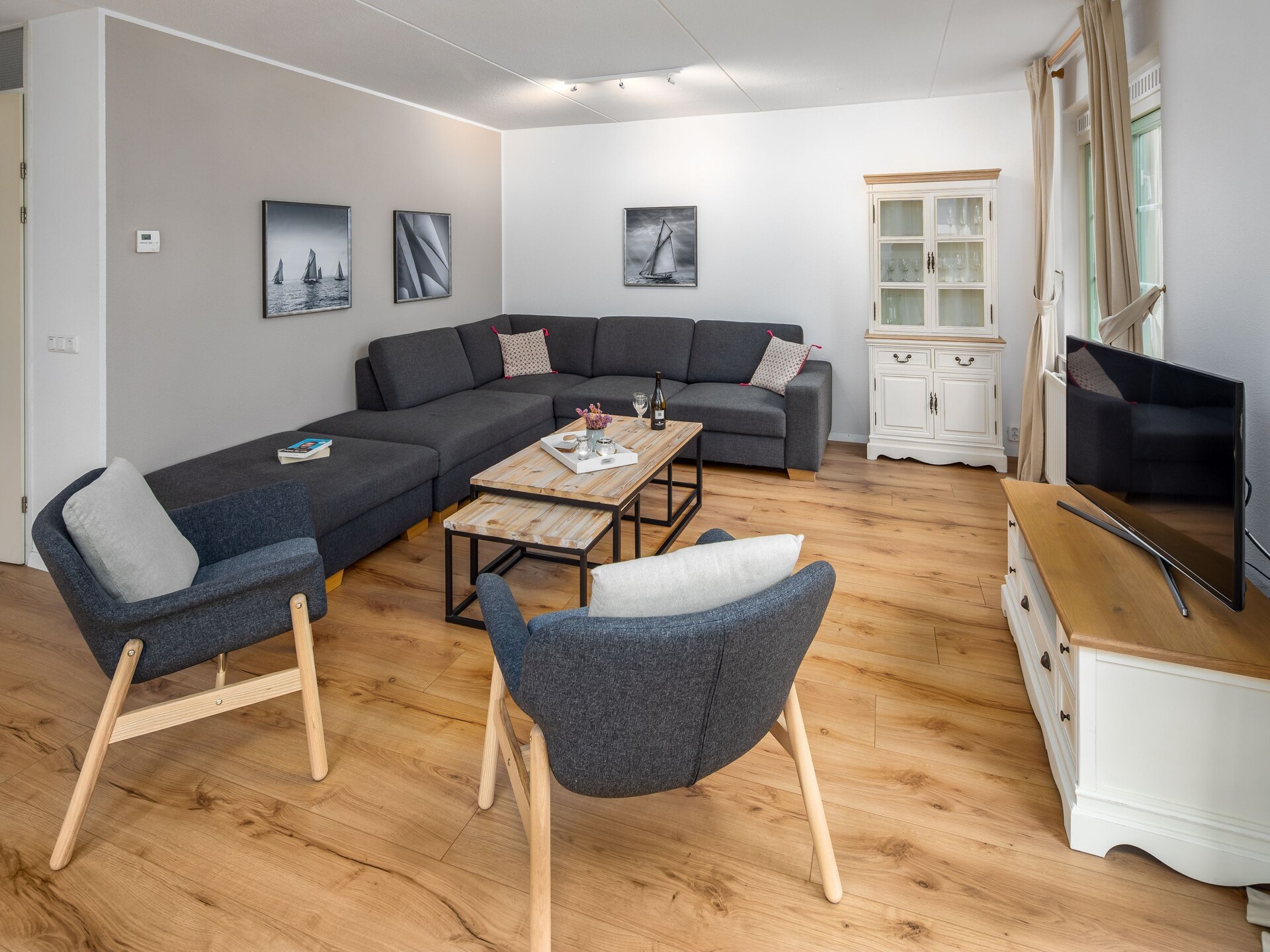 Gerenoveerde rietgedekte villa op 1 km van het Noordzee-strand - foto 1