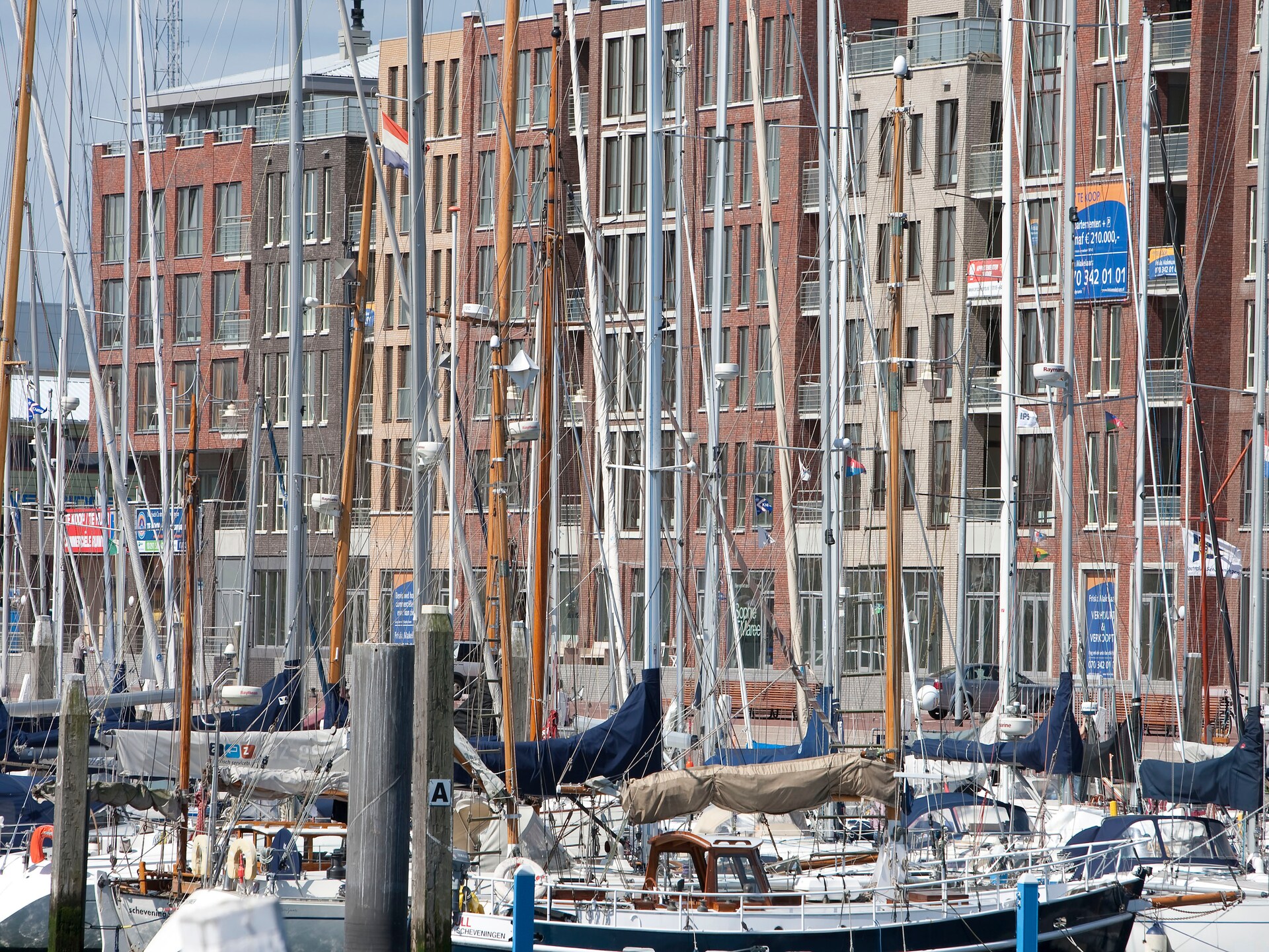 Modern gelijkvloers appartement aan de haven van Scheveningen - foto 3