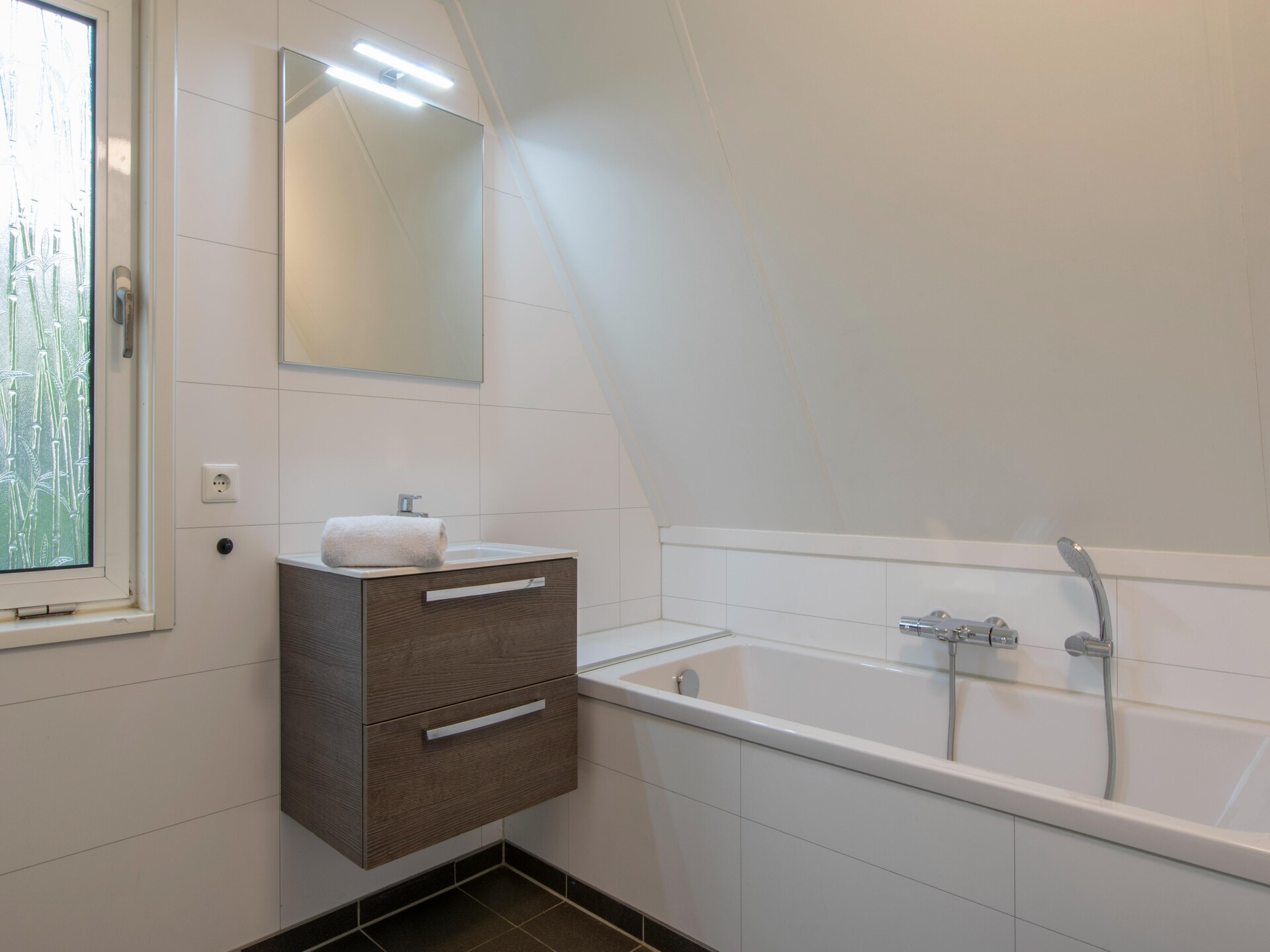 Vrijstaande bosvilla met 3 slaapkamers op vakantiepark De Katjeskelder - foto 13