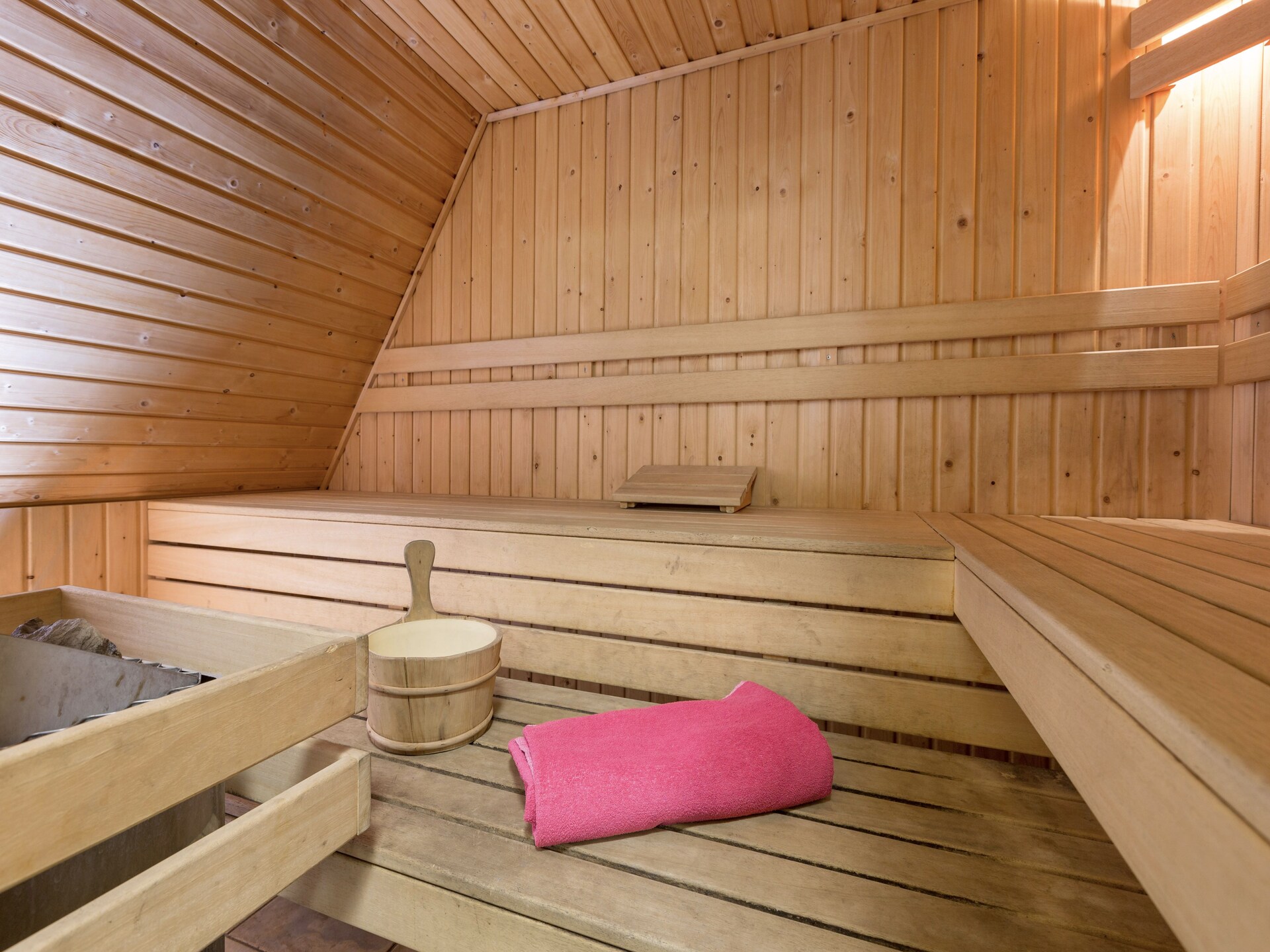 Villa De Katjeskelder 18: Luxe groepsaccommodatie met sauna in Oosterhout - foto 25