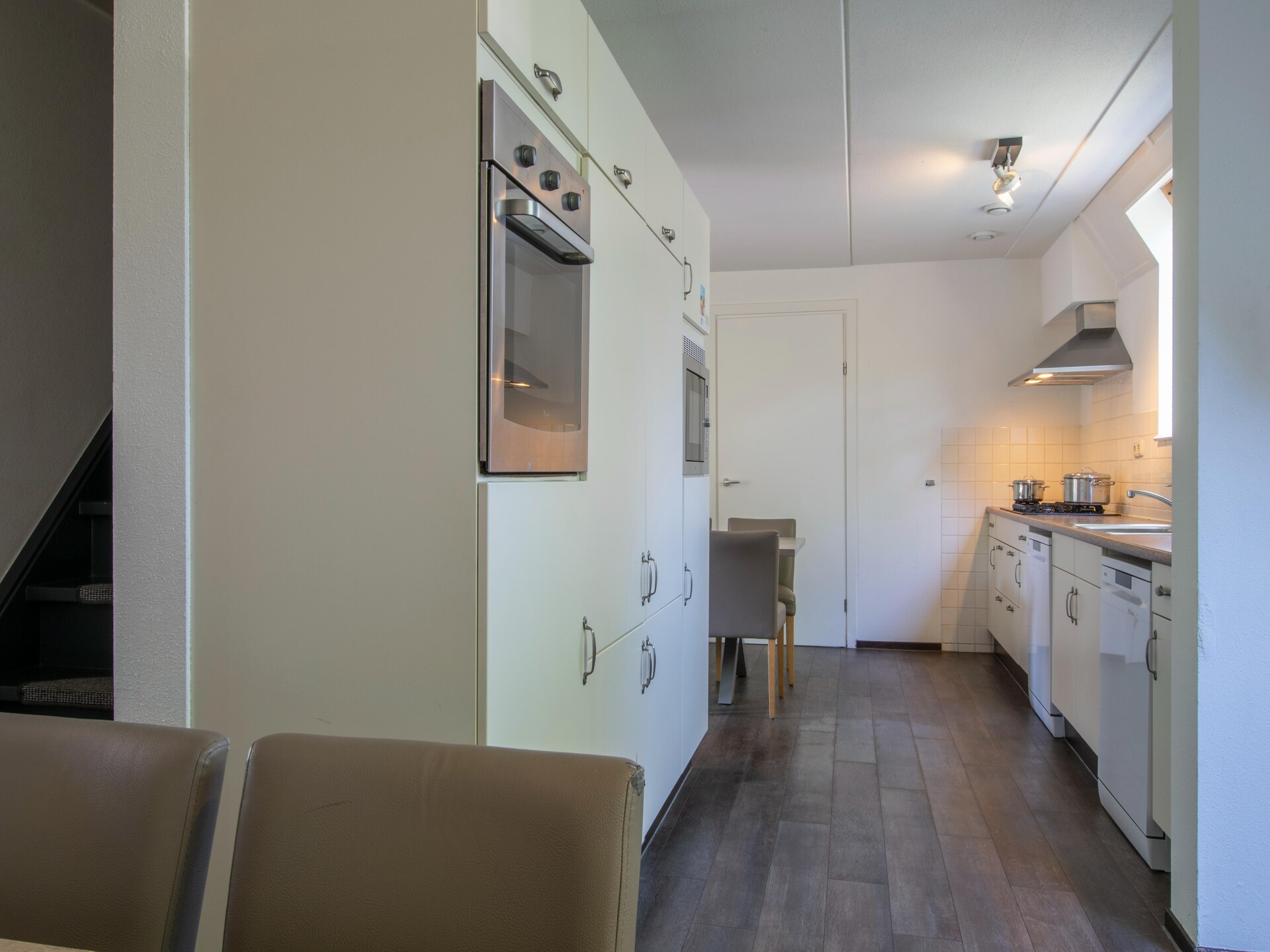 Villa De Katjeskelder 18: Luxe groepsaccommodatie met sauna in Oosterhout - foto 8