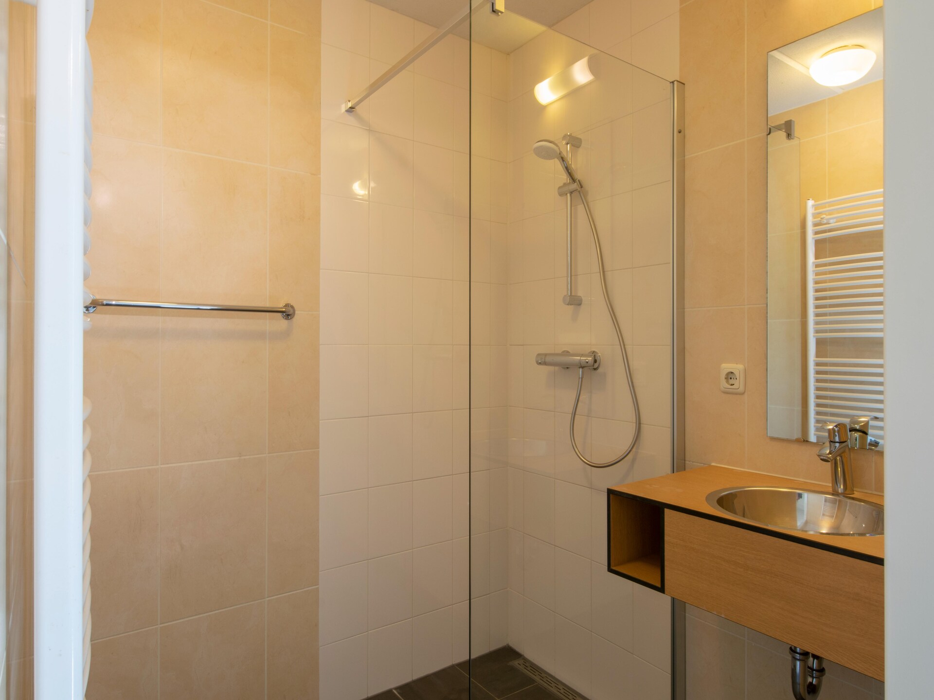 Villa De Katjeskelder 18: Luxe groepsaccommodatie met sauna in Oosterhout - foto 10